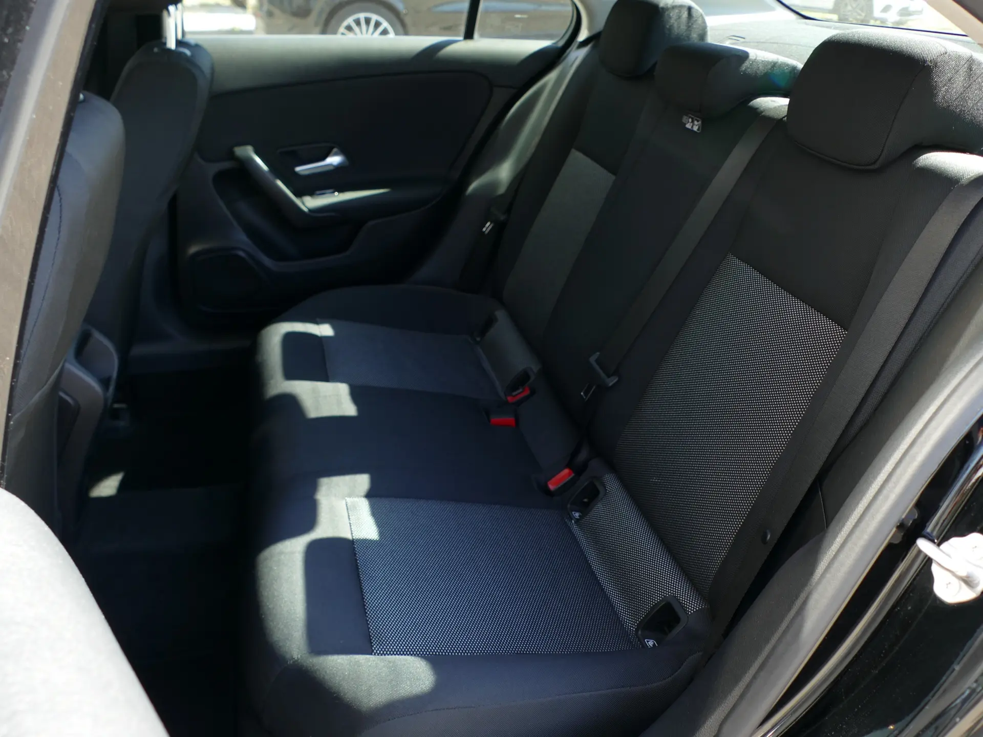 Mercedes-Benz A 250 Limousine e Style Plus 31
