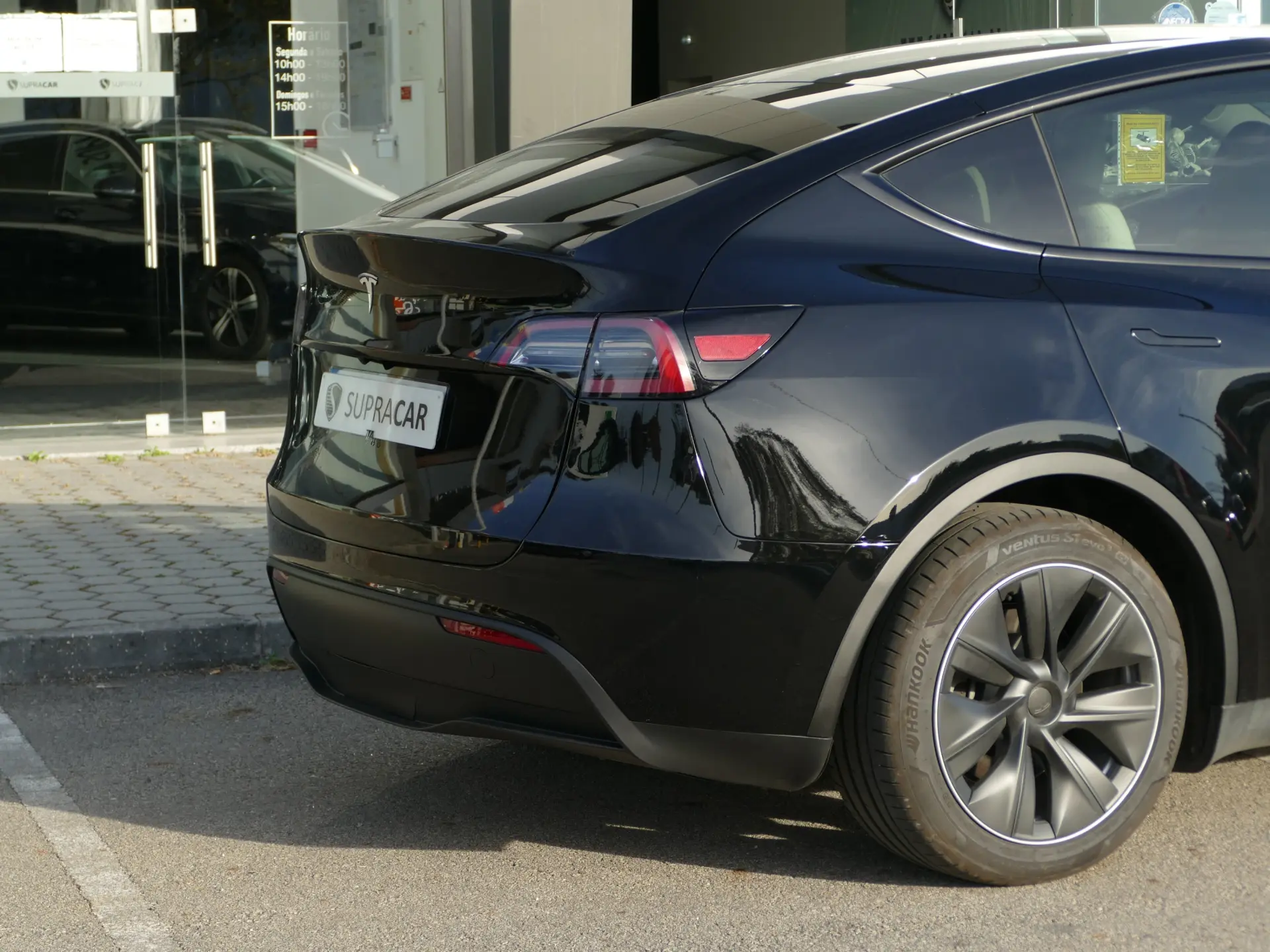 Tesla Model Y Standard 6