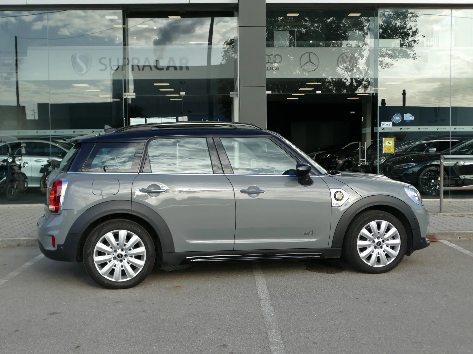 MINI Countryman Cooper SE ALL4 Auto 43