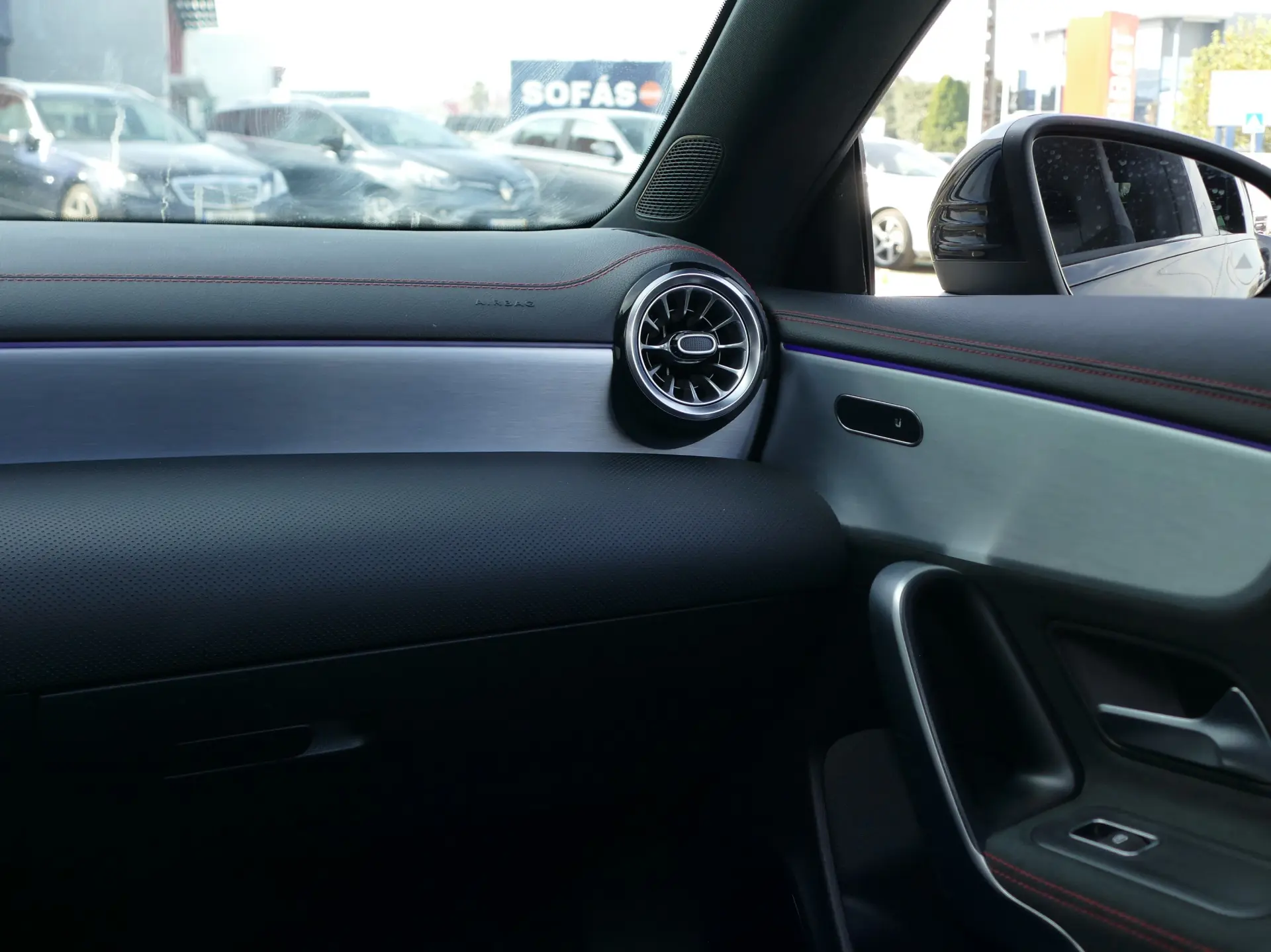 Mercedes-Benz CLA 250 e Shooting Brake AMG Line 42