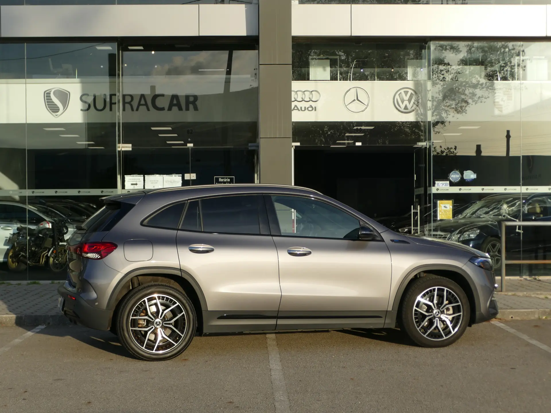 Mercedes-Benz EQA 250 AMG Line 43