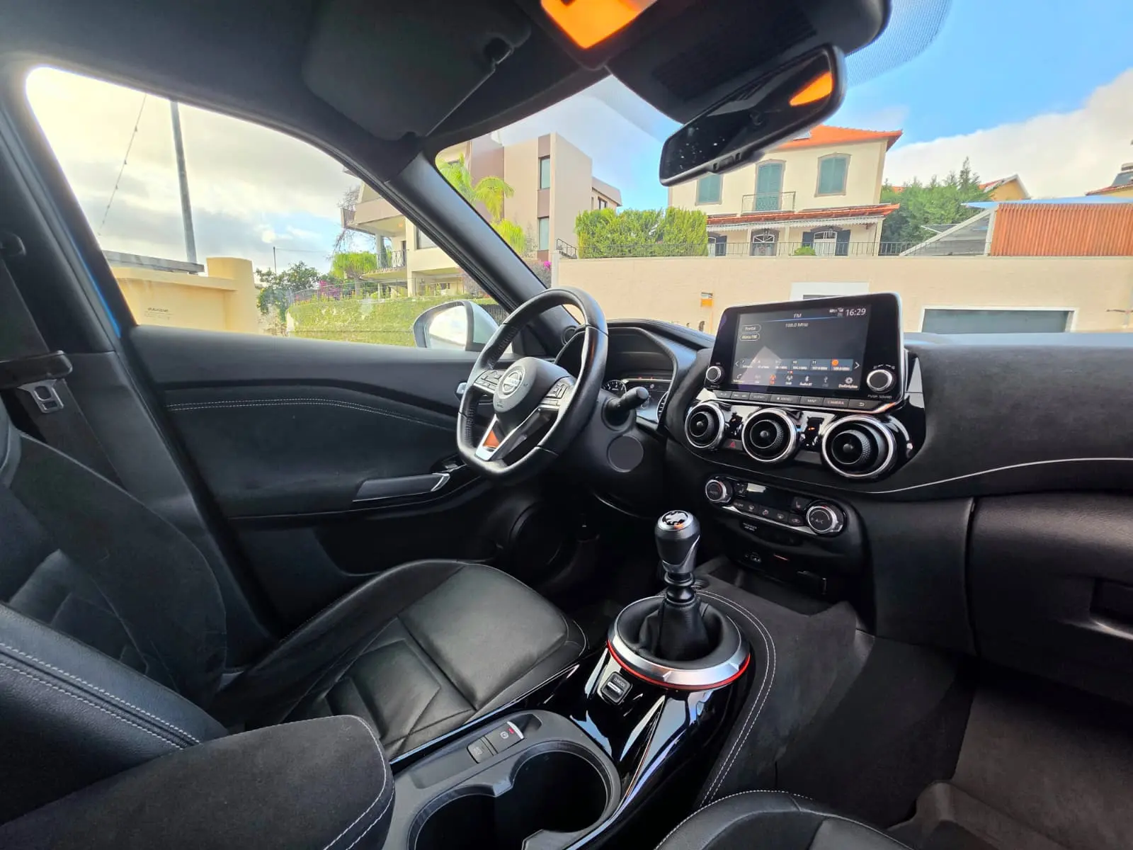 Nissan Juke 1.0 DIG-T N-Design C.Two Tone S. 20