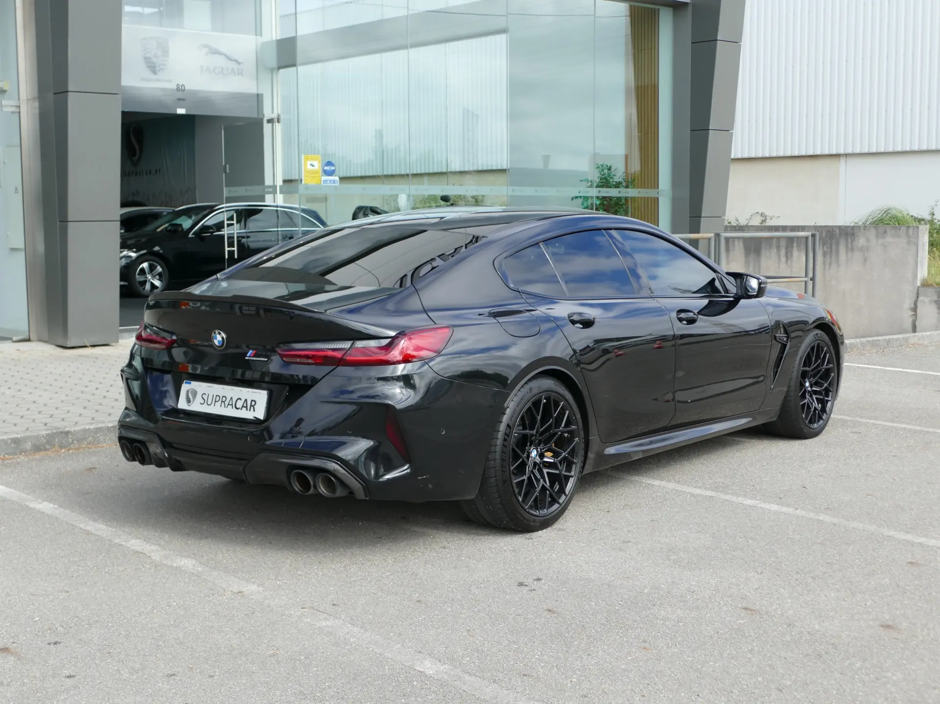 BMW M8 Competition 4