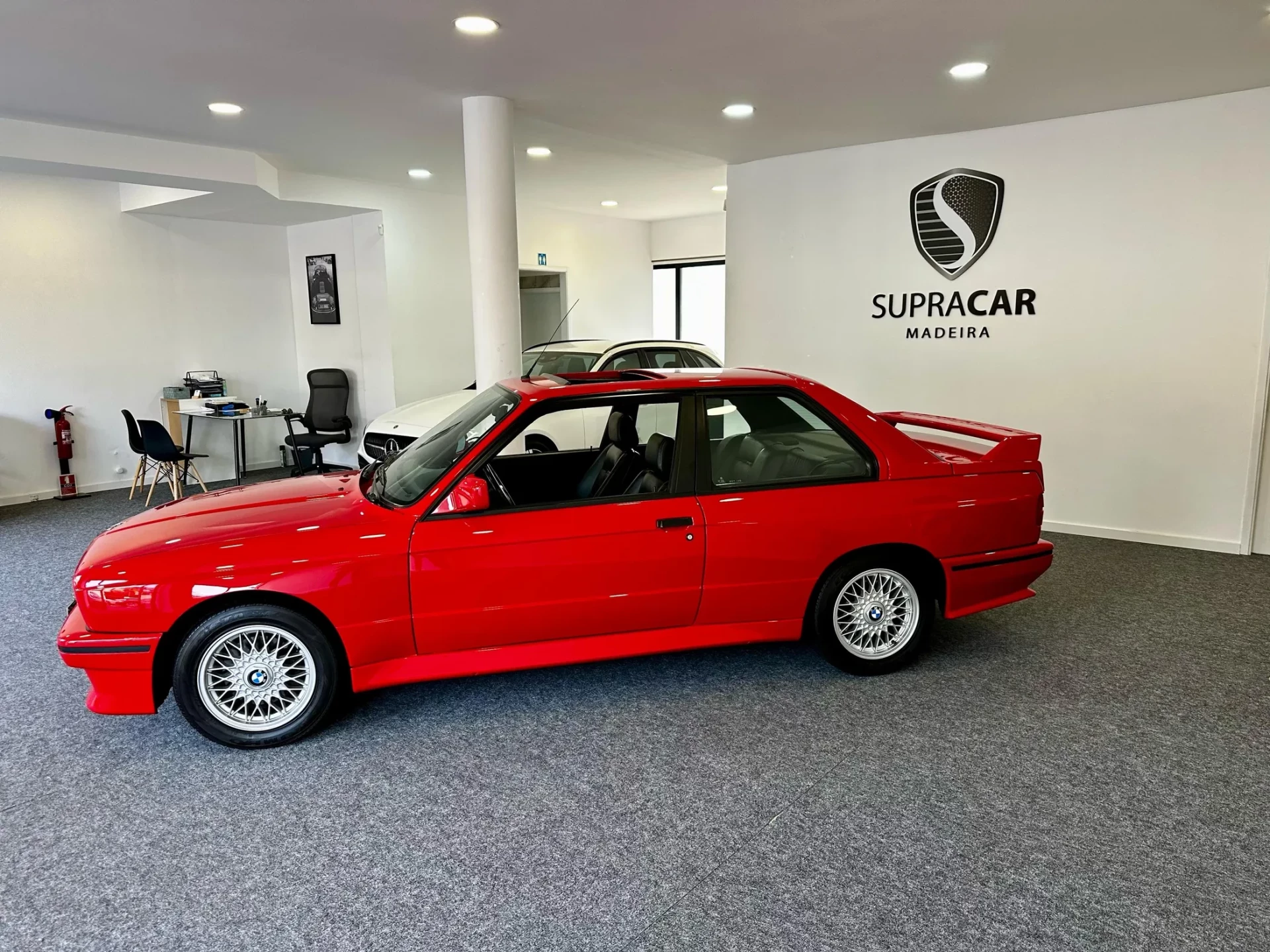 BMW M3 Standard 4