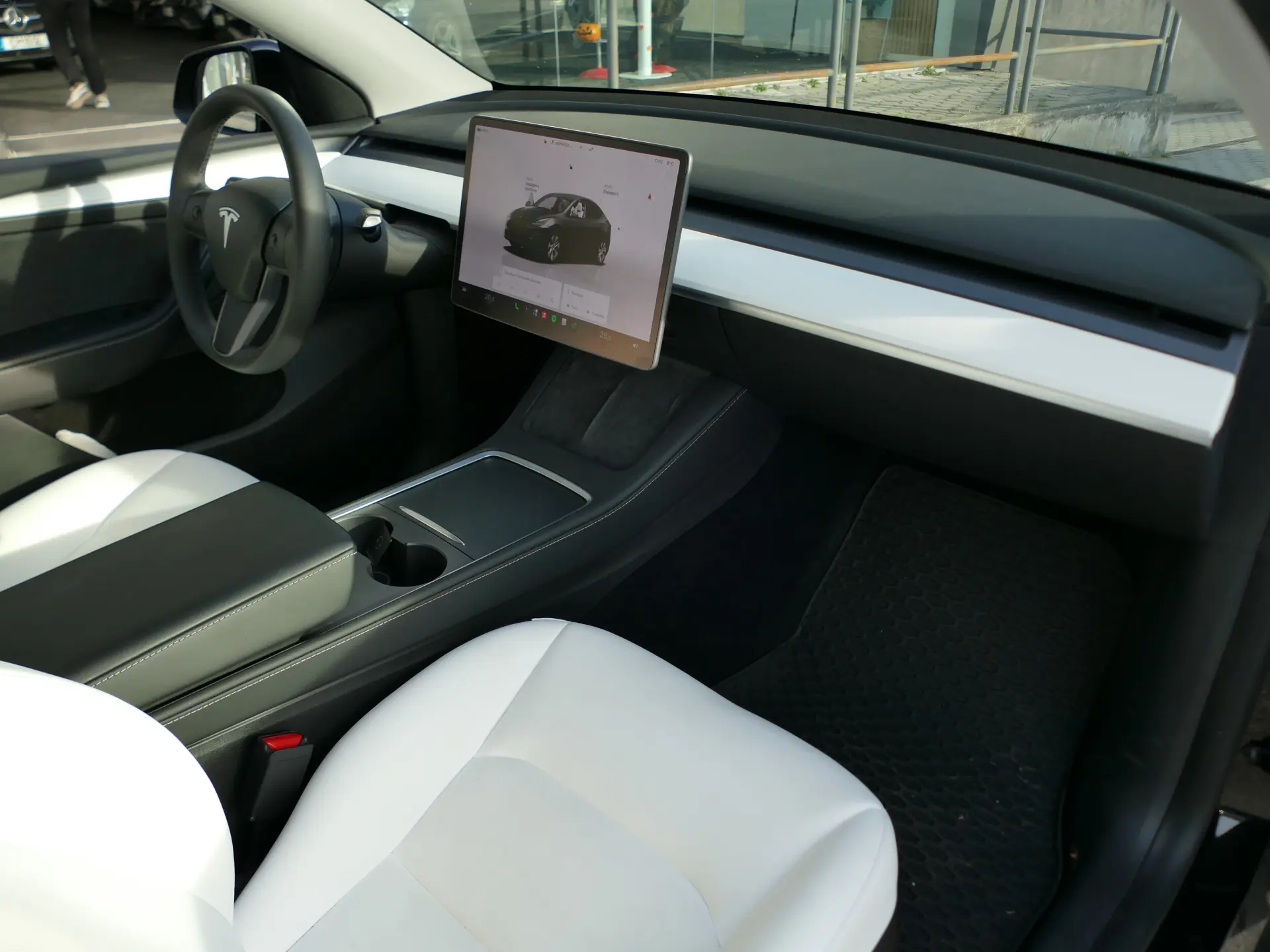Tesla Model Y Standard 25