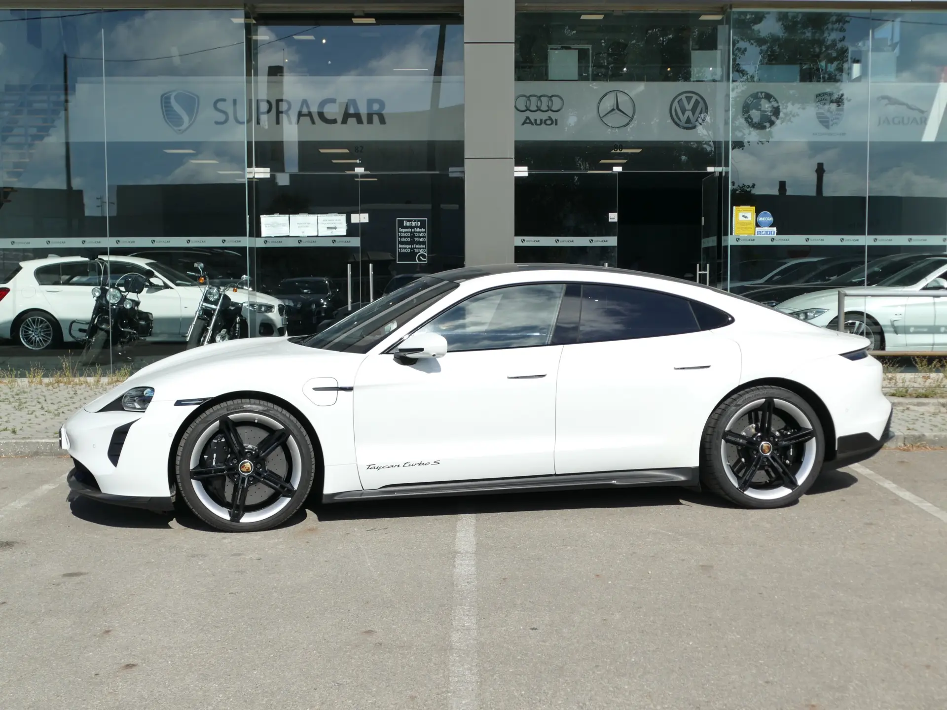 Porsche Taycan Turbo S 39