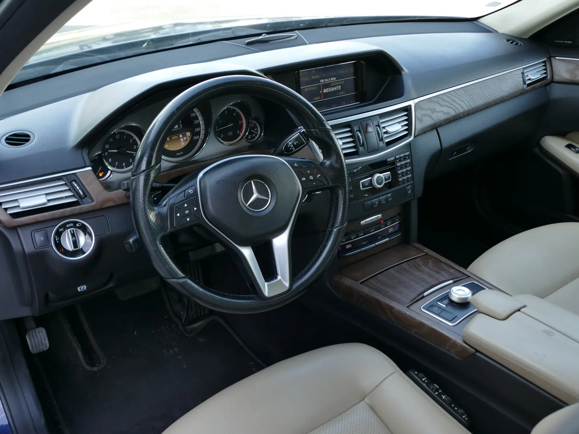 Mercedes-Benz E 220 CDi Avantgarde BE Auto. 25