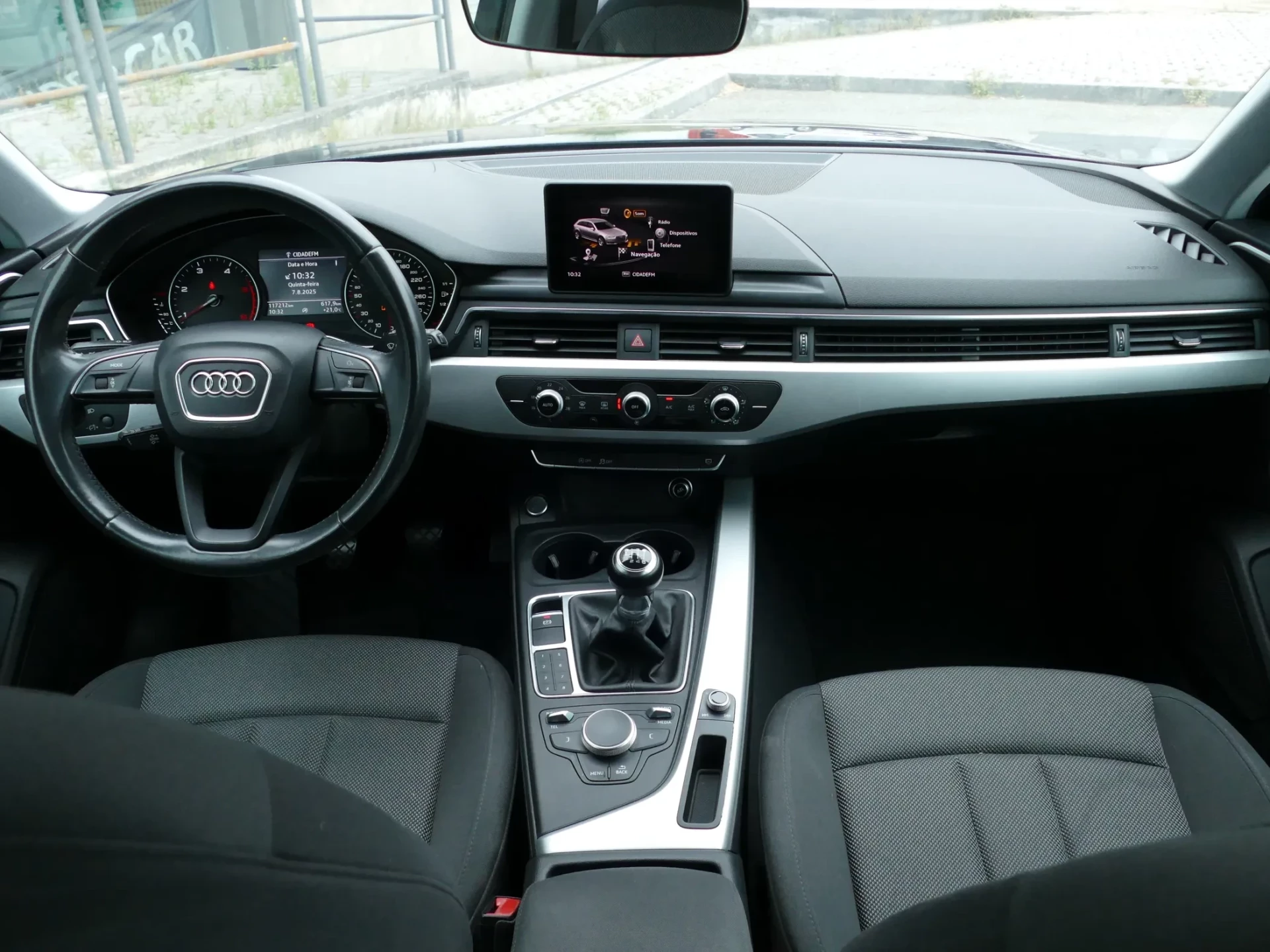 Audi A4 Avant 2.0 TDI Advance 33