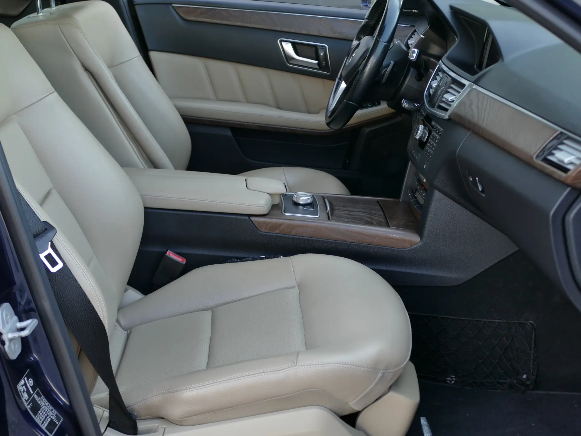 Mercedes-Benz E 220 CDi Avantgarde BE Auto. 31
