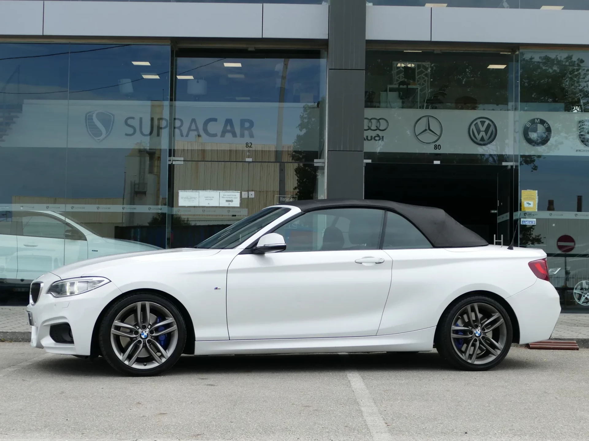BMW 220 d Cabrio Pack M Auto 46