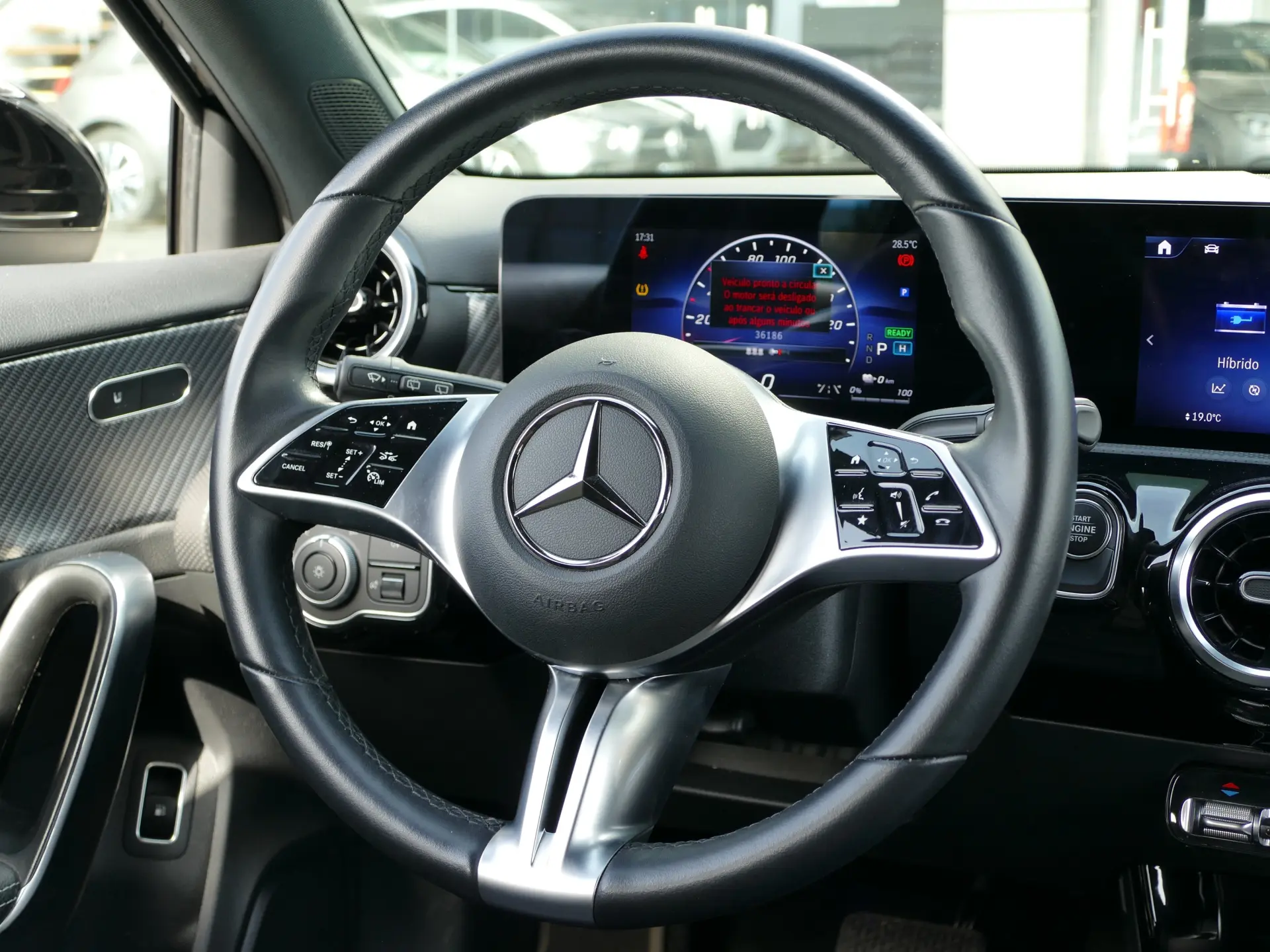 Mercedes-Benz A 250 e Progressive 34