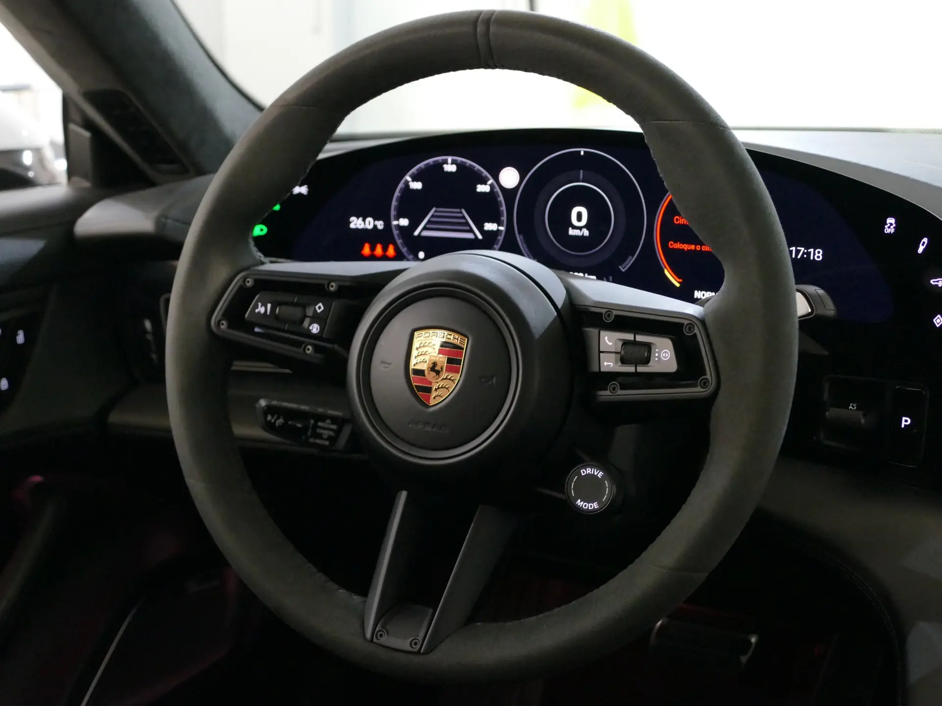 Porsche Taycan Turbo S 38