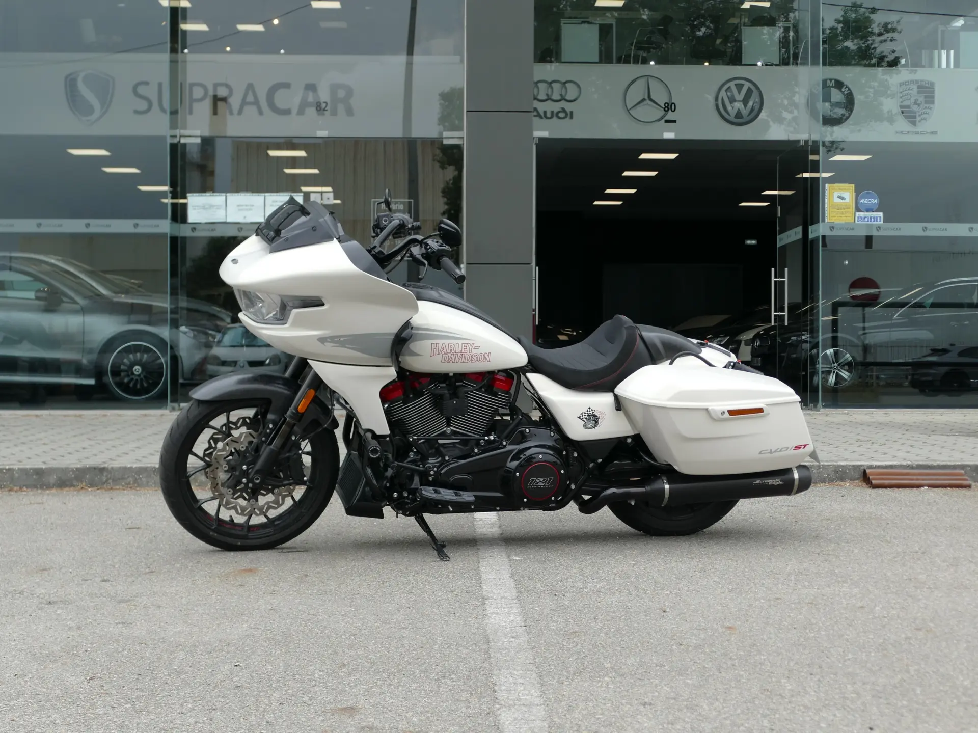 Harley-Davidson FL CVO ROAD GLIDE ST 10