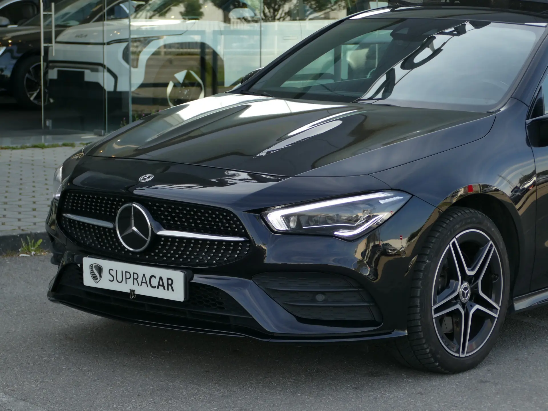 Mercedes-Benz CLA 250 e Shooting Brake AMG Line 5