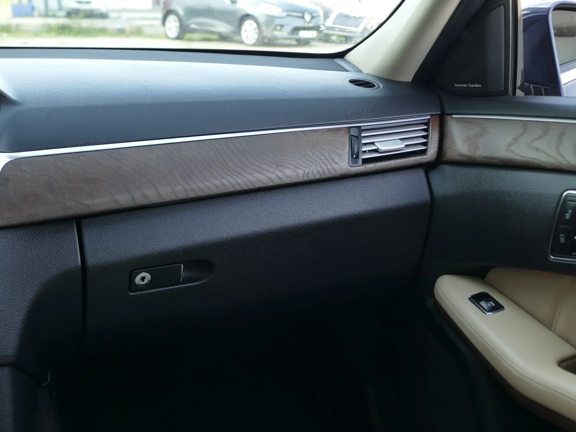 Mercedes-Benz E 220 CDi Avantgarde BE Auto. 37