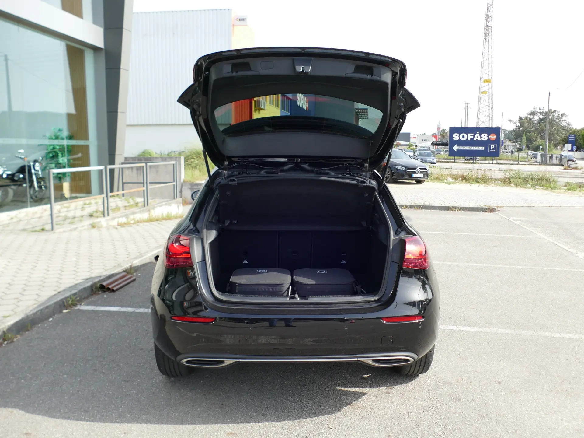 Mercedes-Benz A 250 e Progressive 13