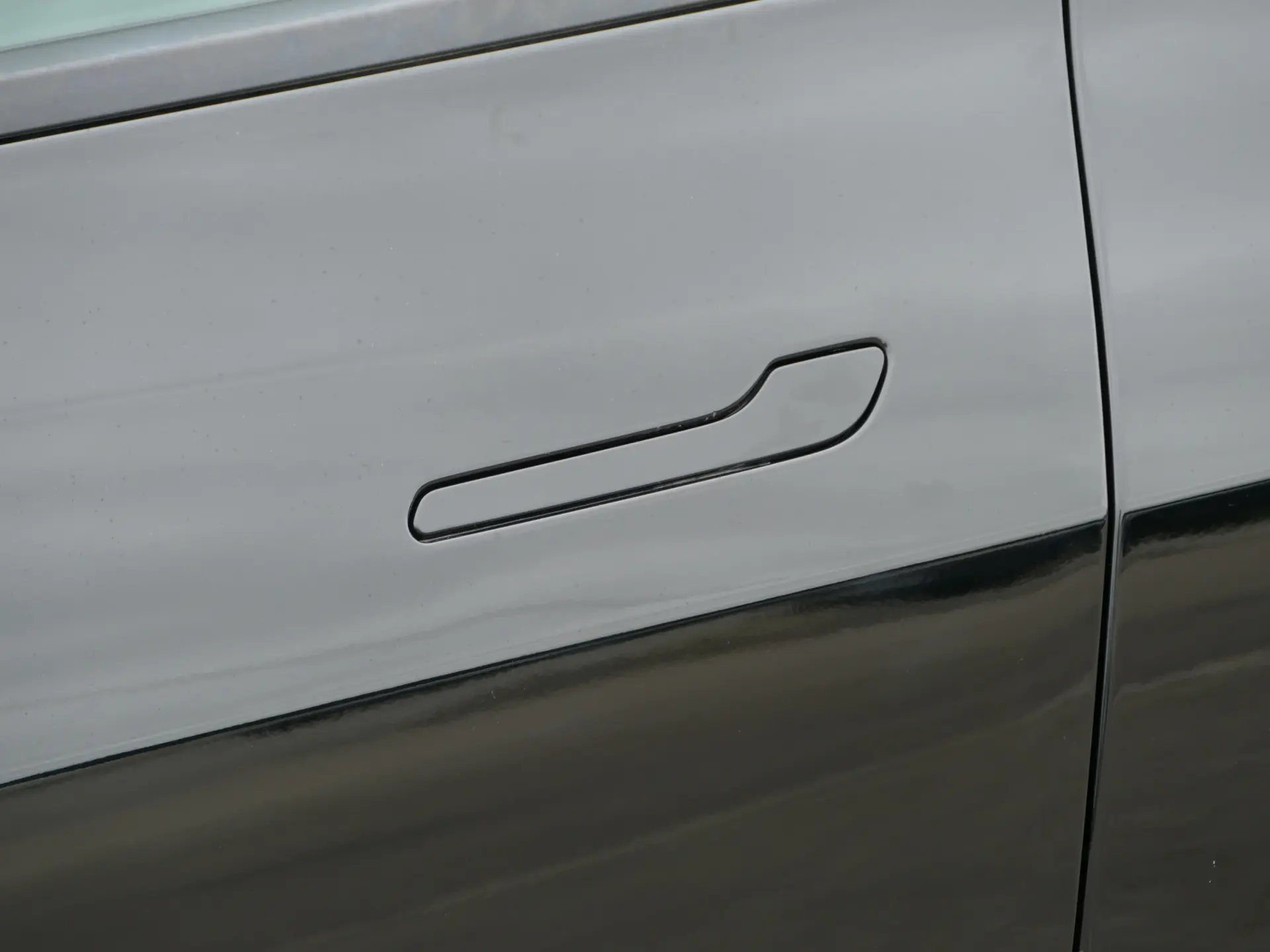 Tesla Model Y Standard 9