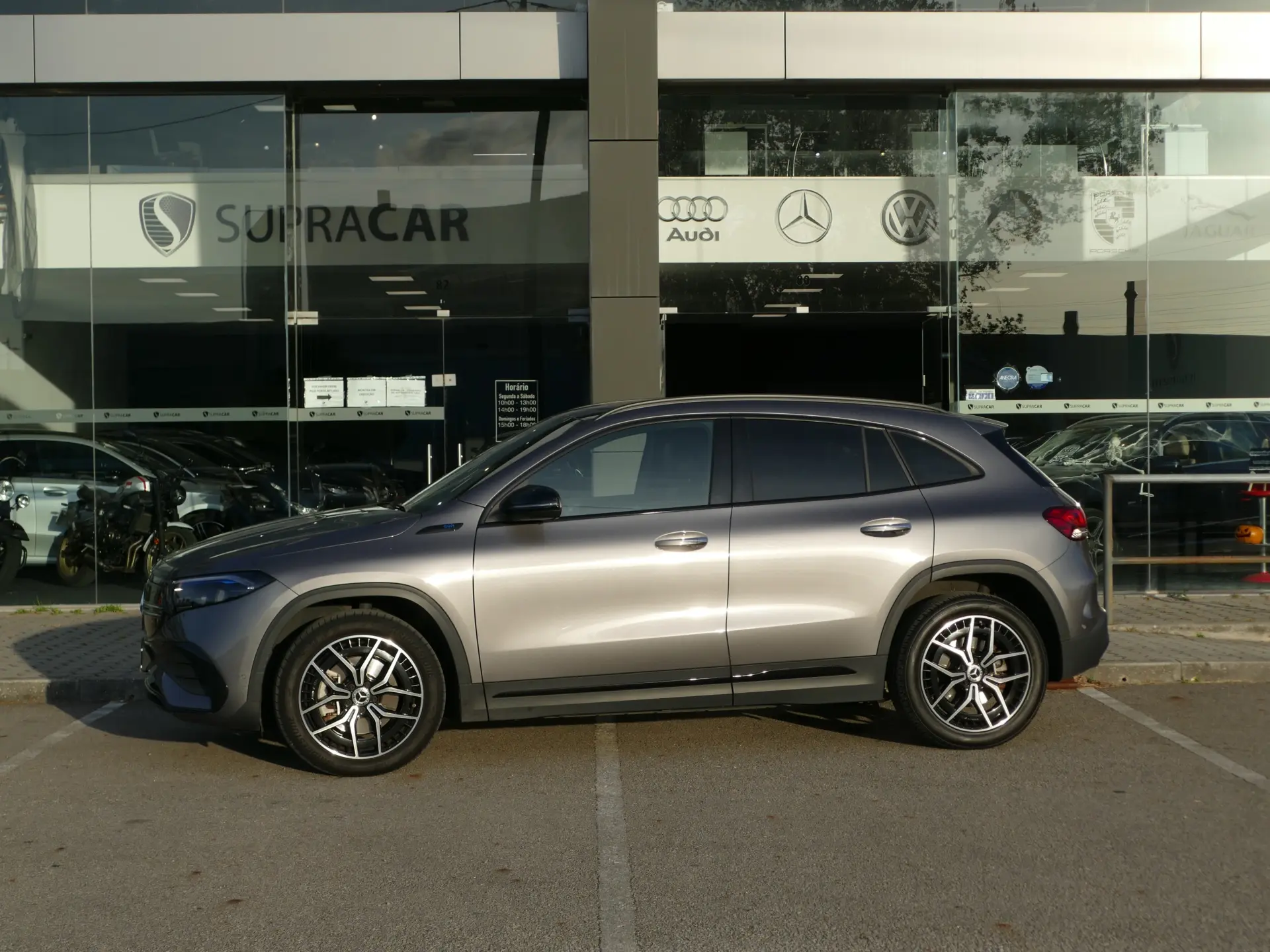 Mercedes-Benz EQA 250 AMG Line 42