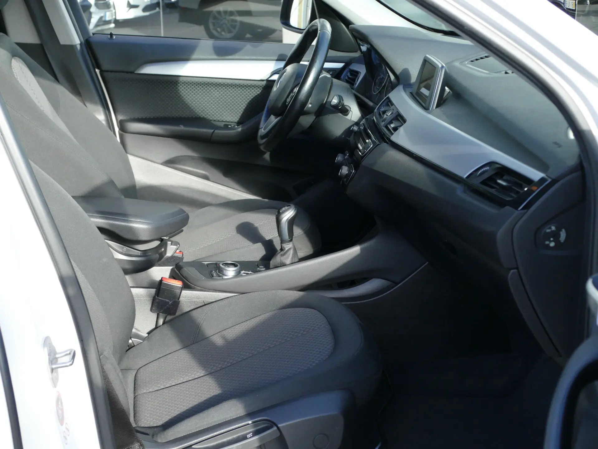 BMW X1 16 d sDrive Advantage 31