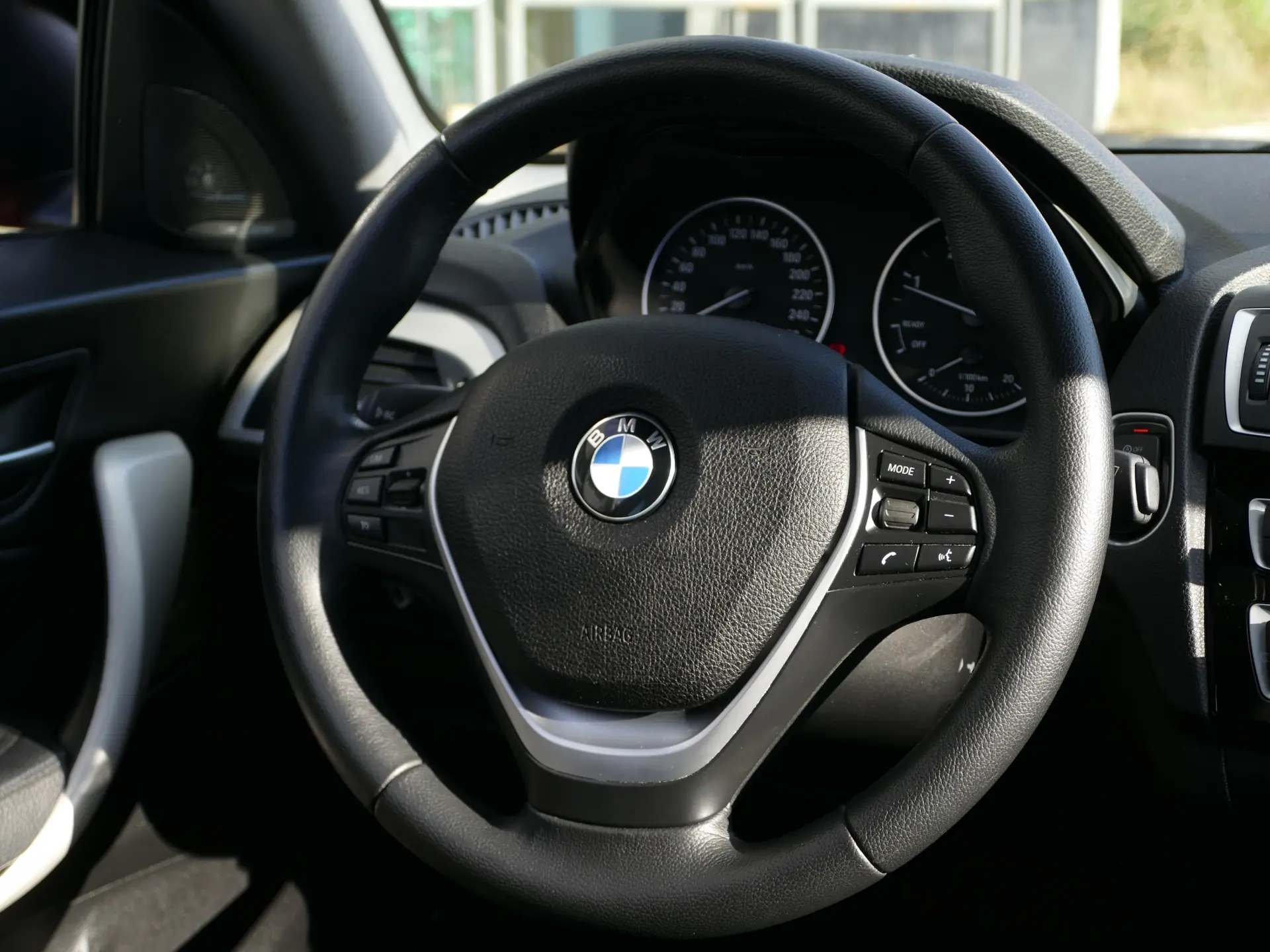 BMW 220 d Coupe Advantage Auto 32
