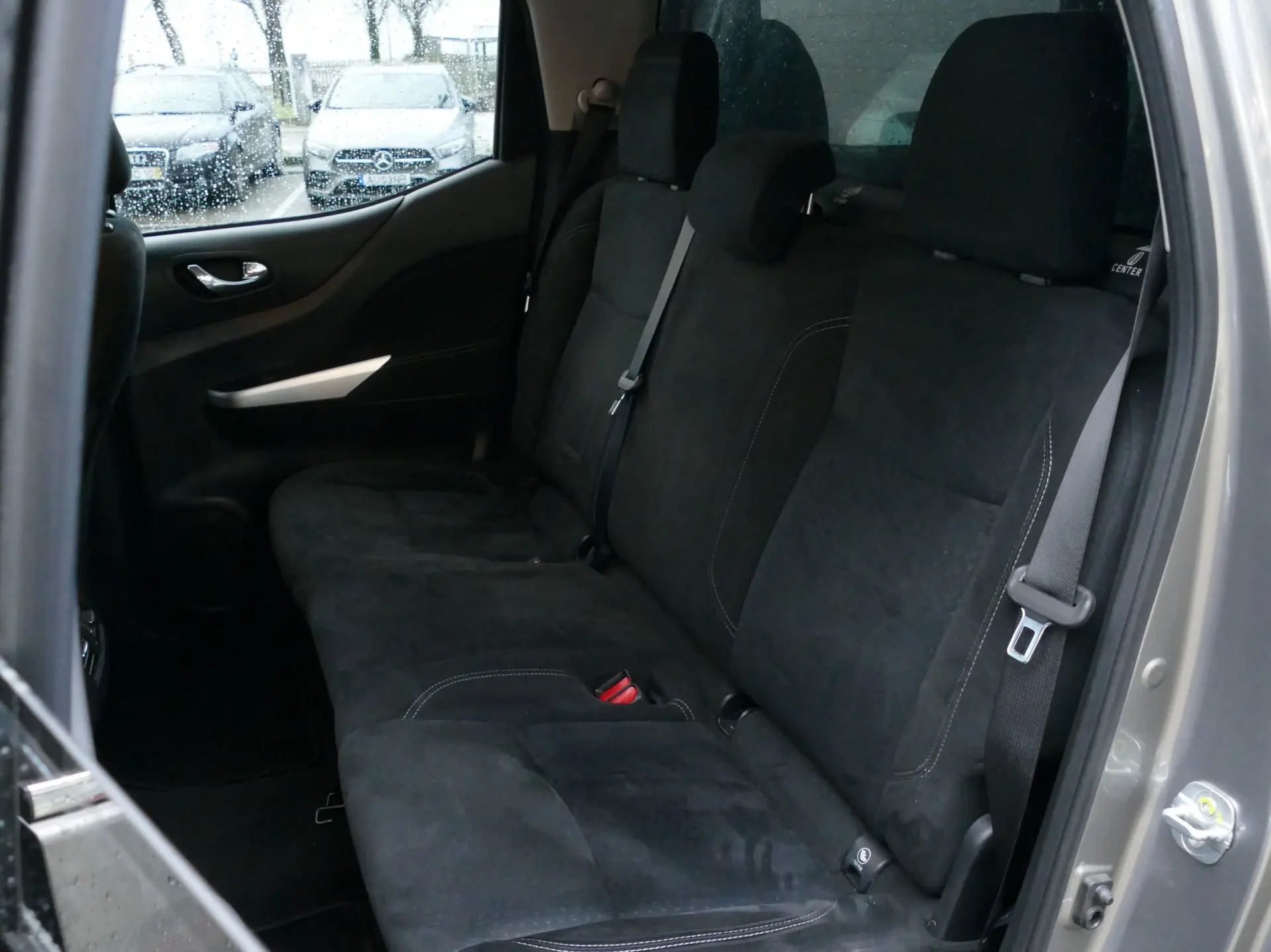 Nissan Navara 2.3 dCi CD 4WD N-Connecta Navi+Barras 31