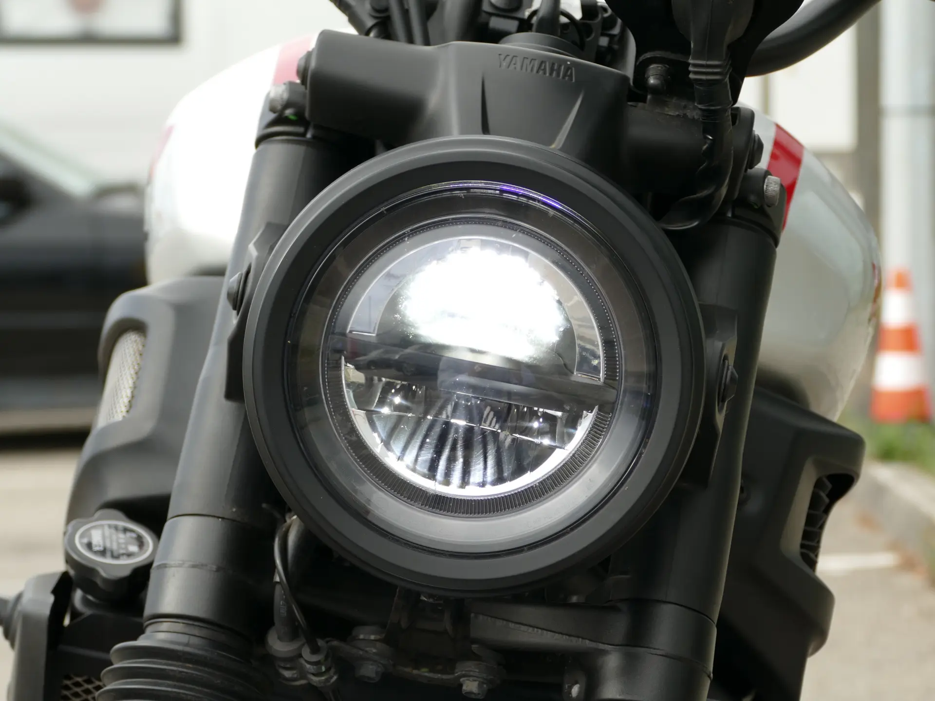 Yamaha XSR 700 Tribute 18