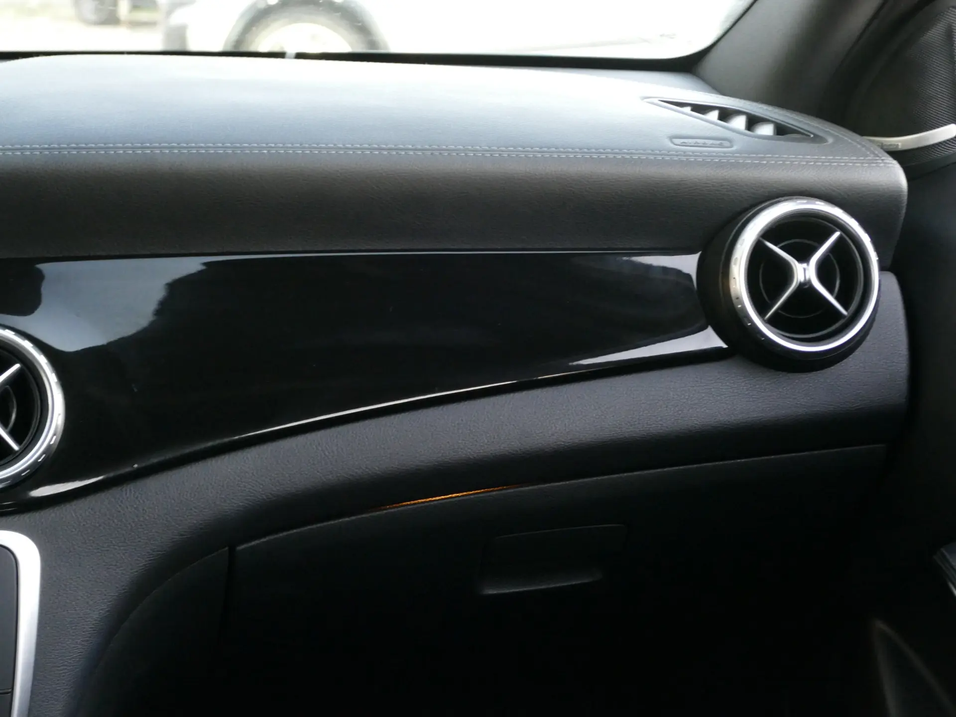 Mercedes-Benz GLA 220 d Urban 35