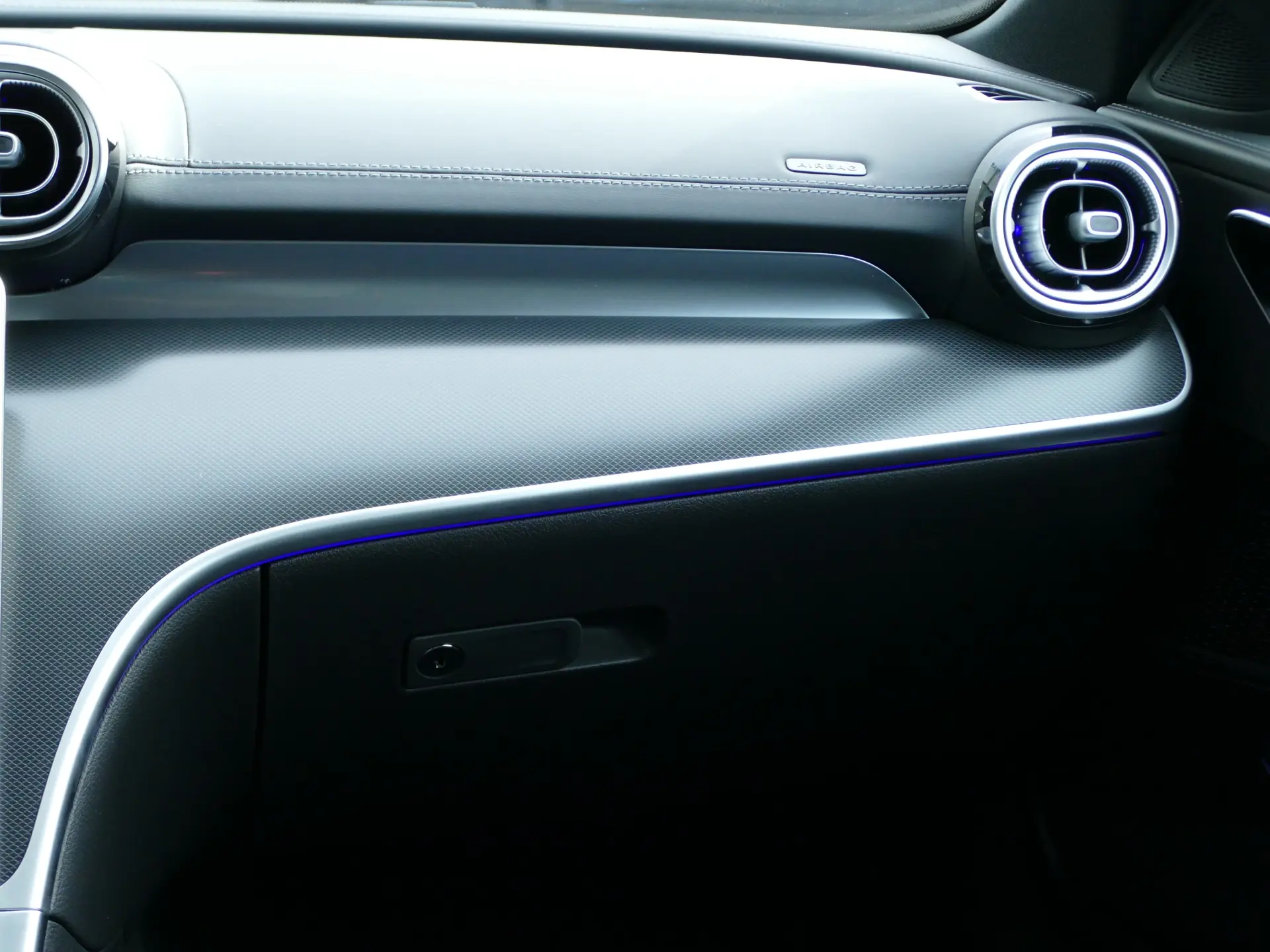 Mercedes-Benz C 300 e AMG Line 33