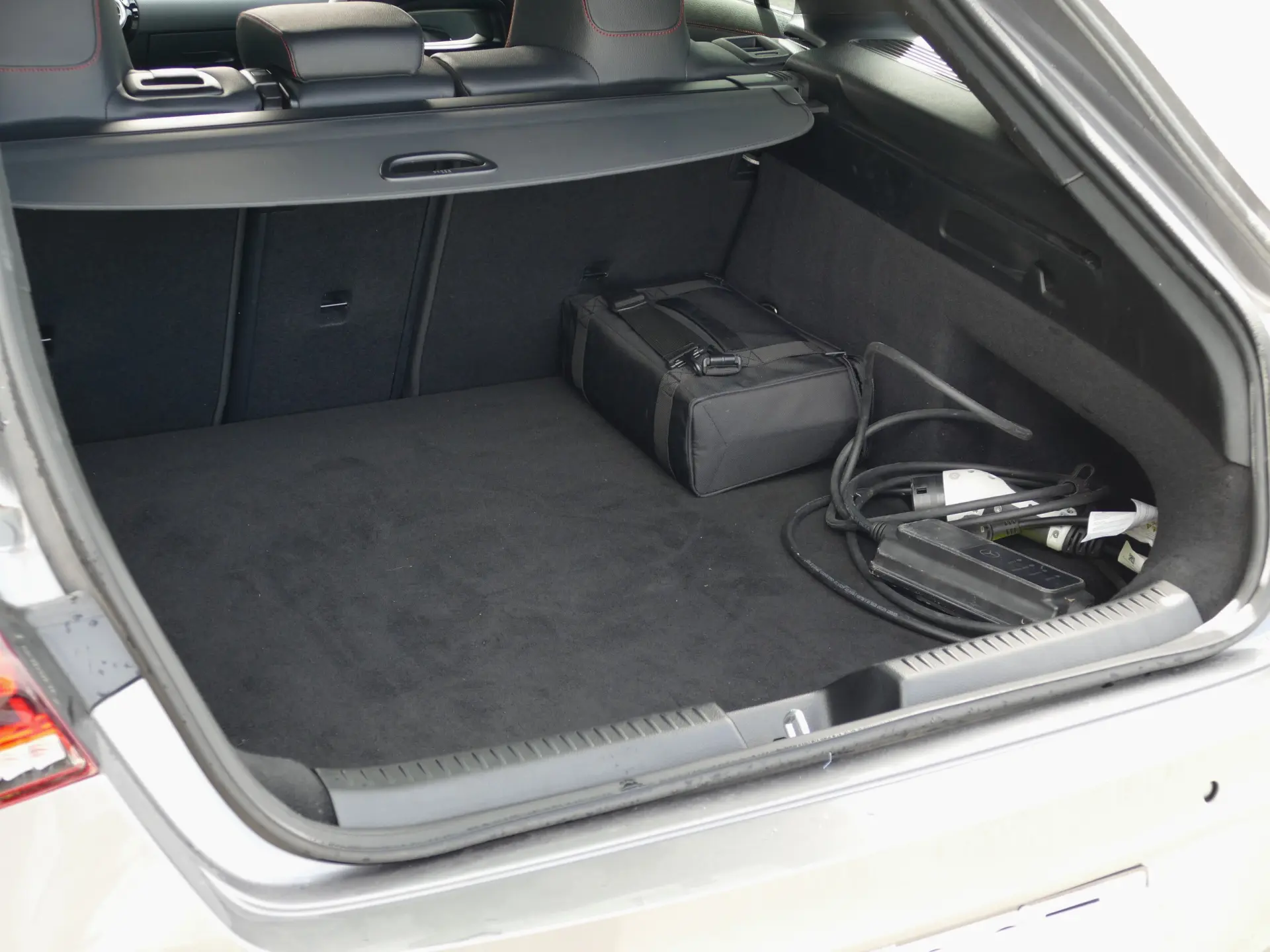 Mercedes-Benz CLA 250 e Shooting Brake AMG Line 11