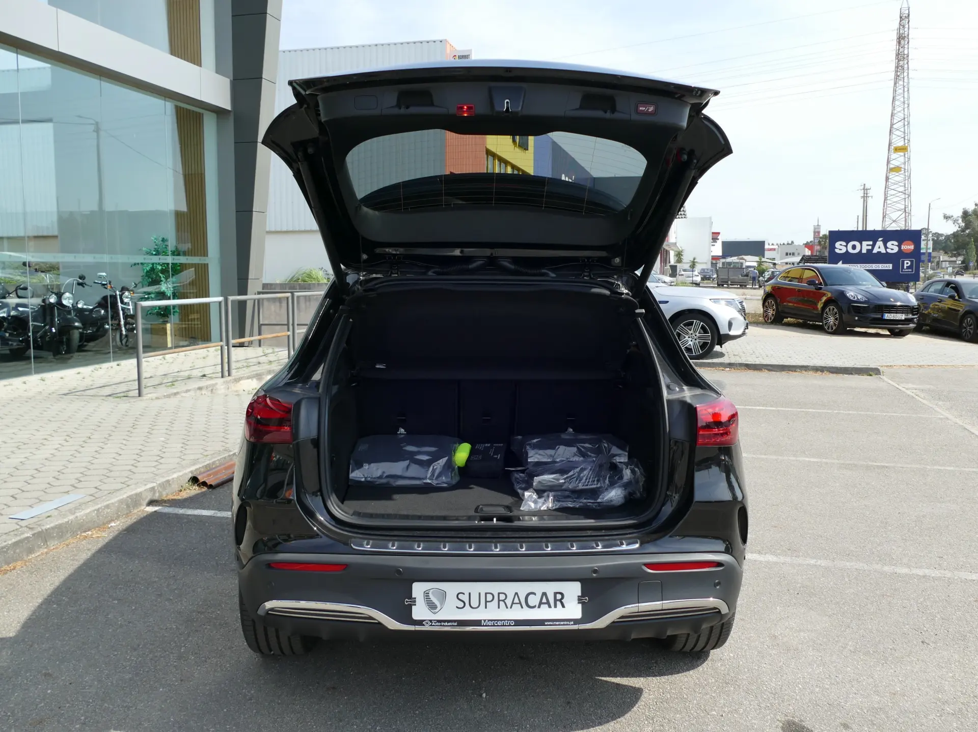 Mercedes-Benz EQA 250+ AMG Line 15