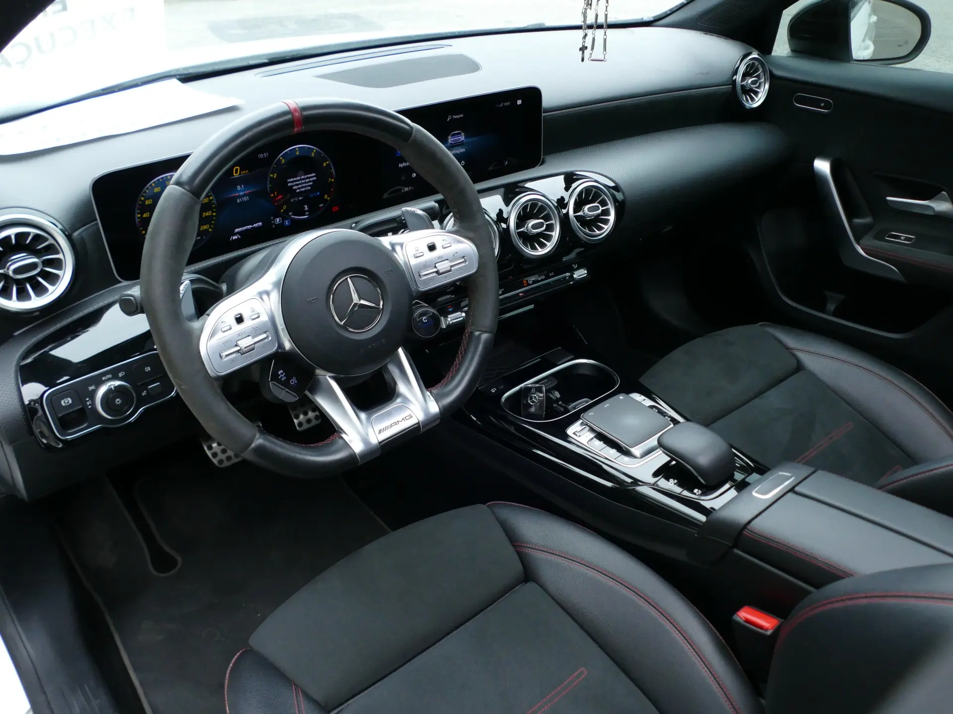 Mercedes-Benz A 35 AMG 4Matic 25