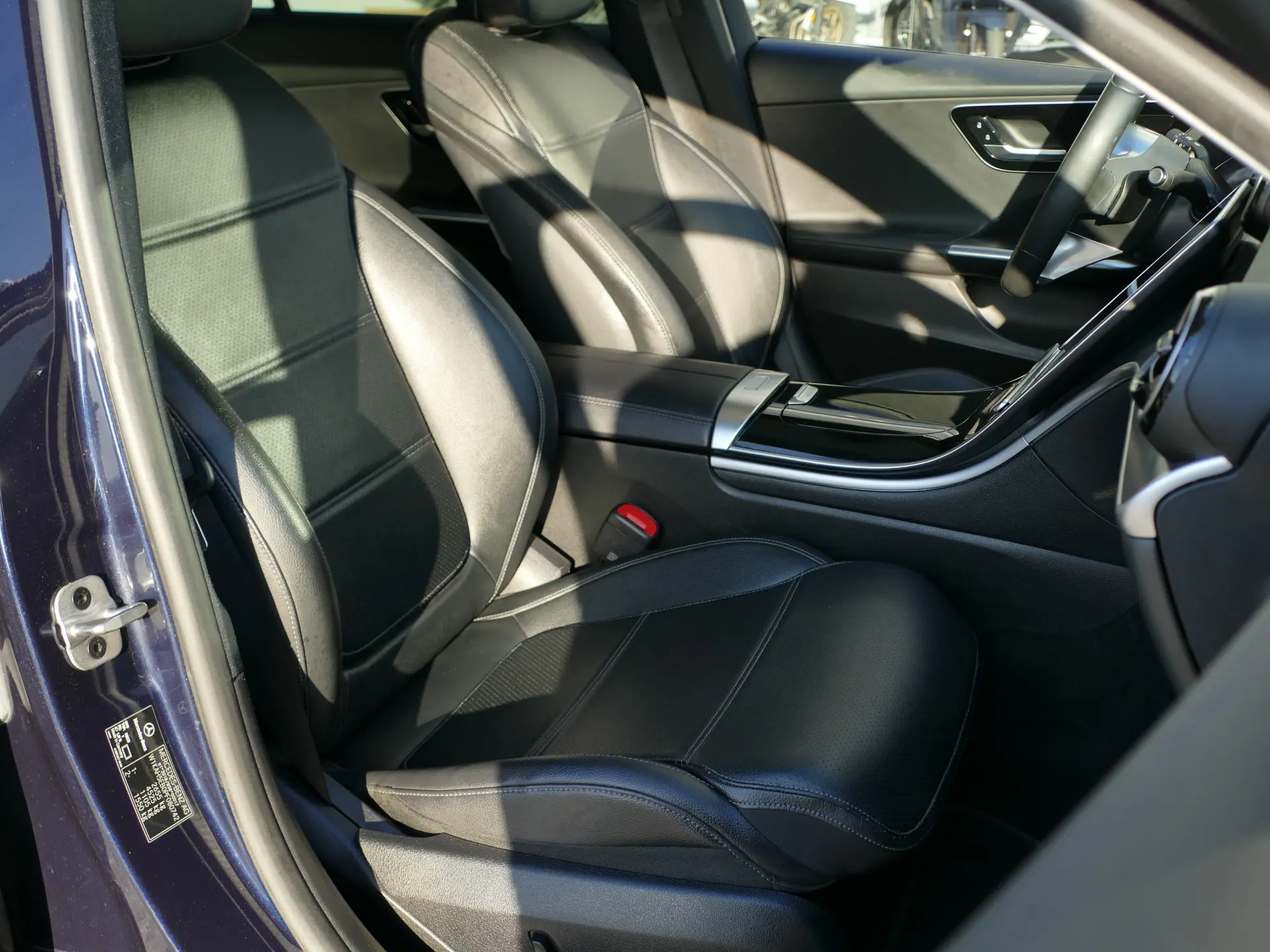 Mercedes-Benz C 300 e Avantgarde 31
