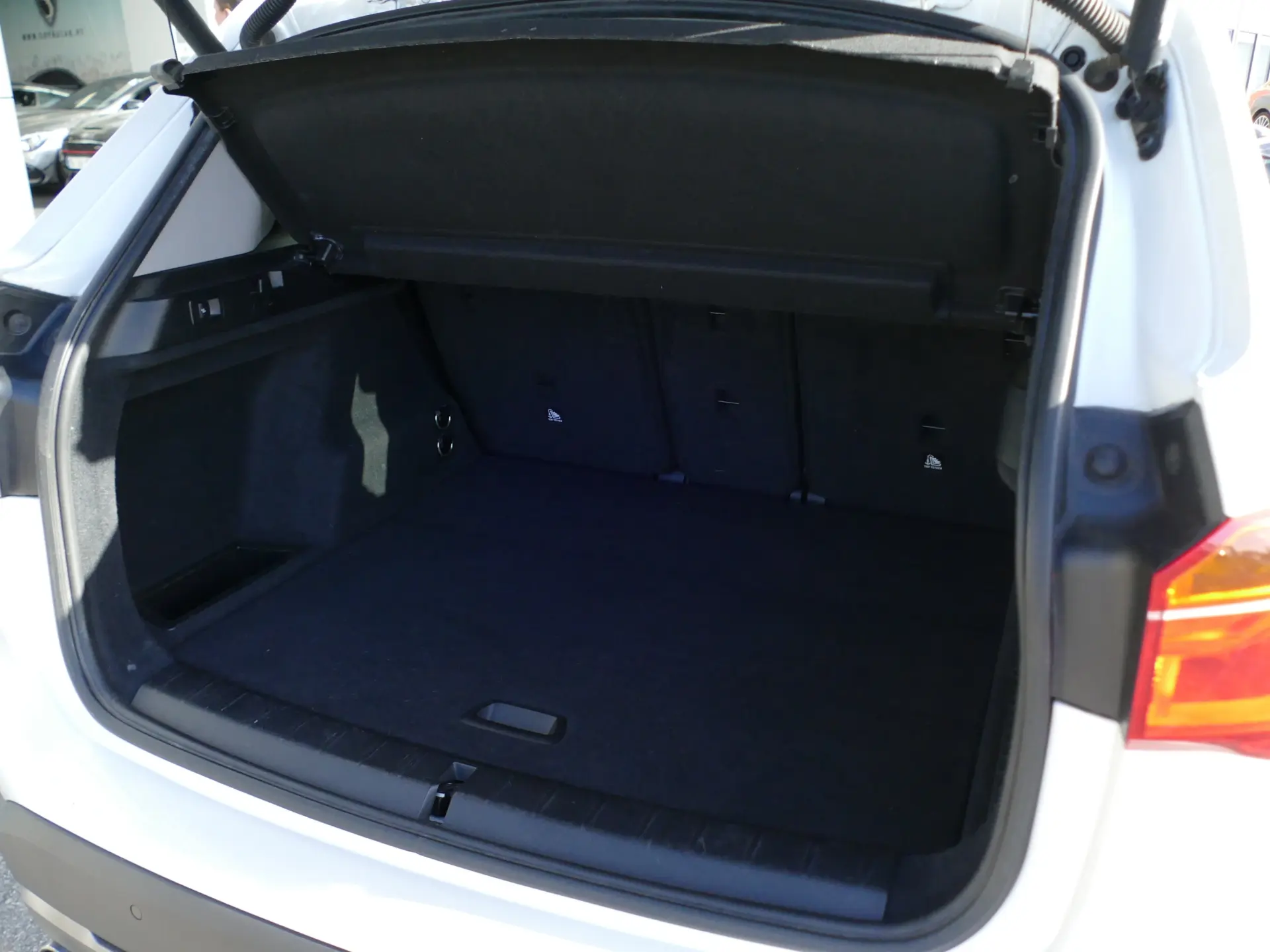BMW X1 16 d sDrive Advantage 13