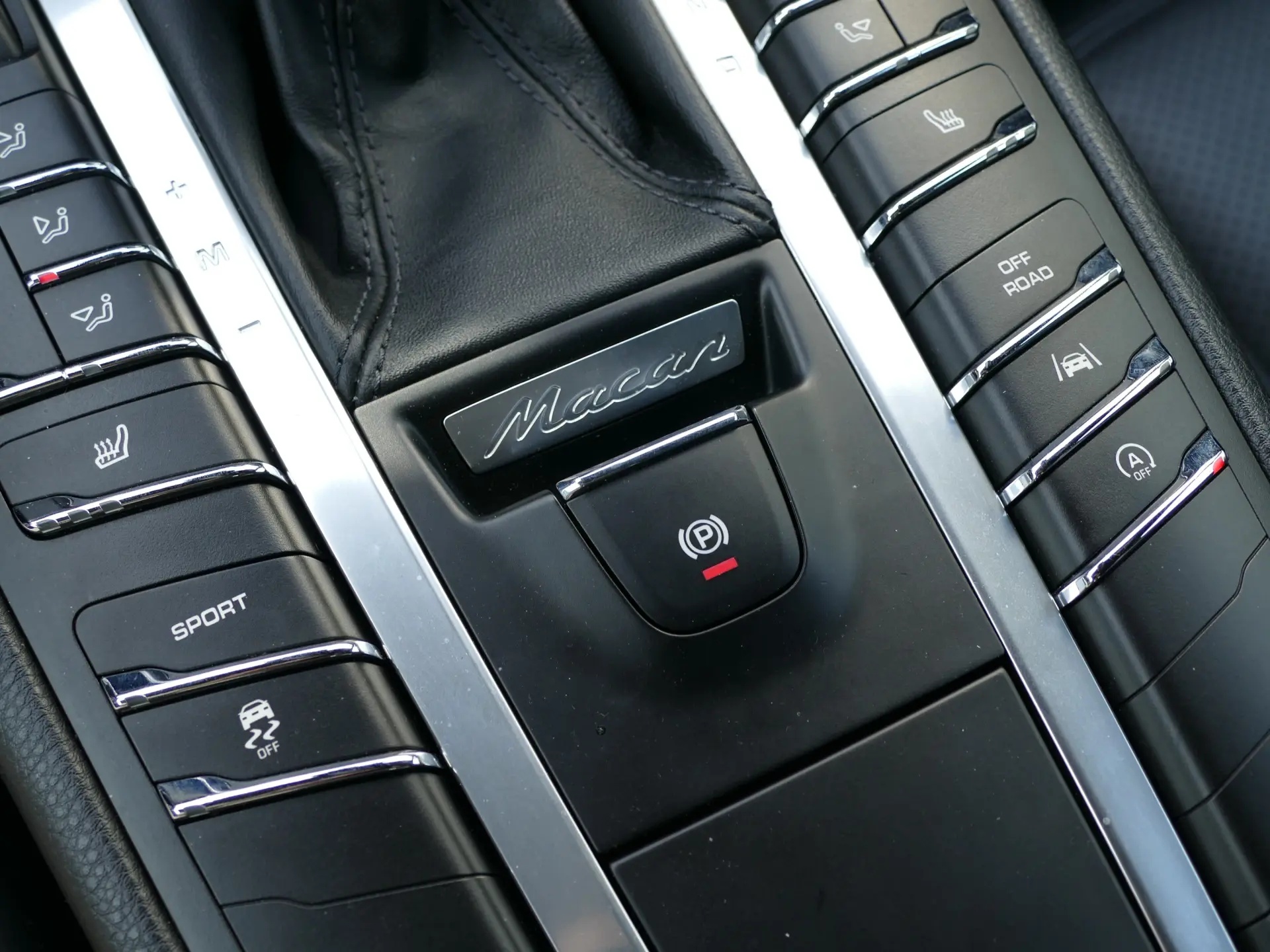 Porsche Macan S 25