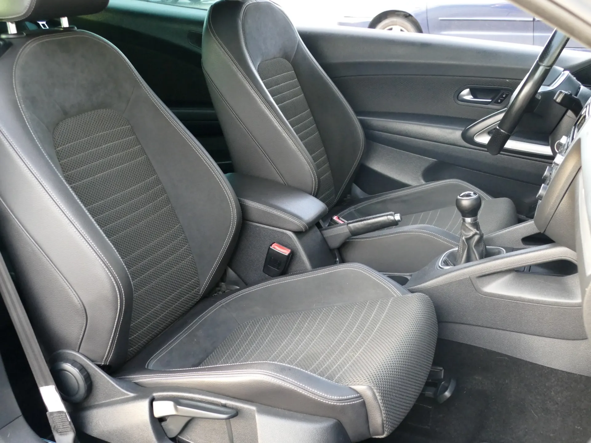 Volkswagen Scirocco 2.0 TDI Sport 21