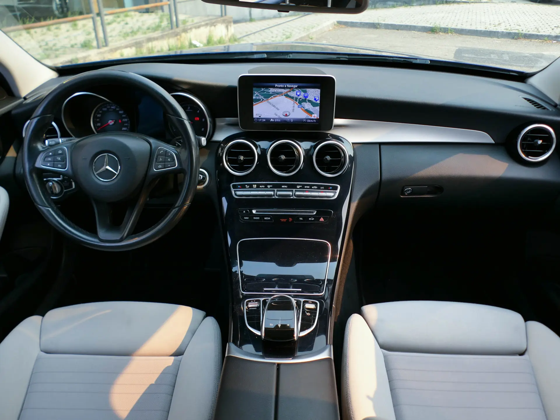 Mercedes-Benz C 300 h Avantgarde+ 40