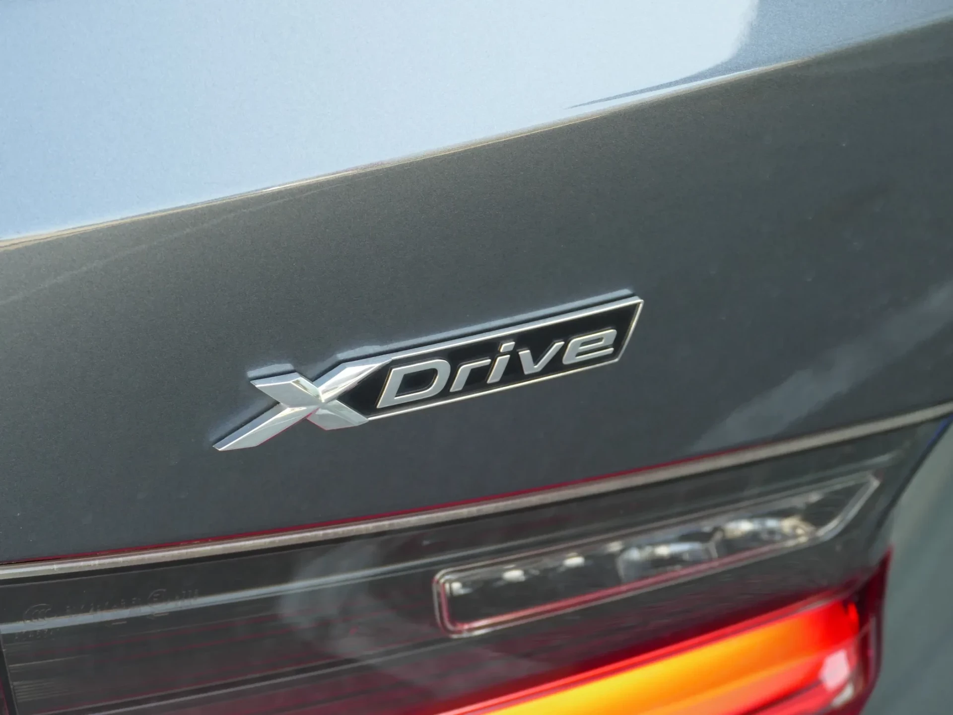 BMW 330 e Touring Pack M Auto 11