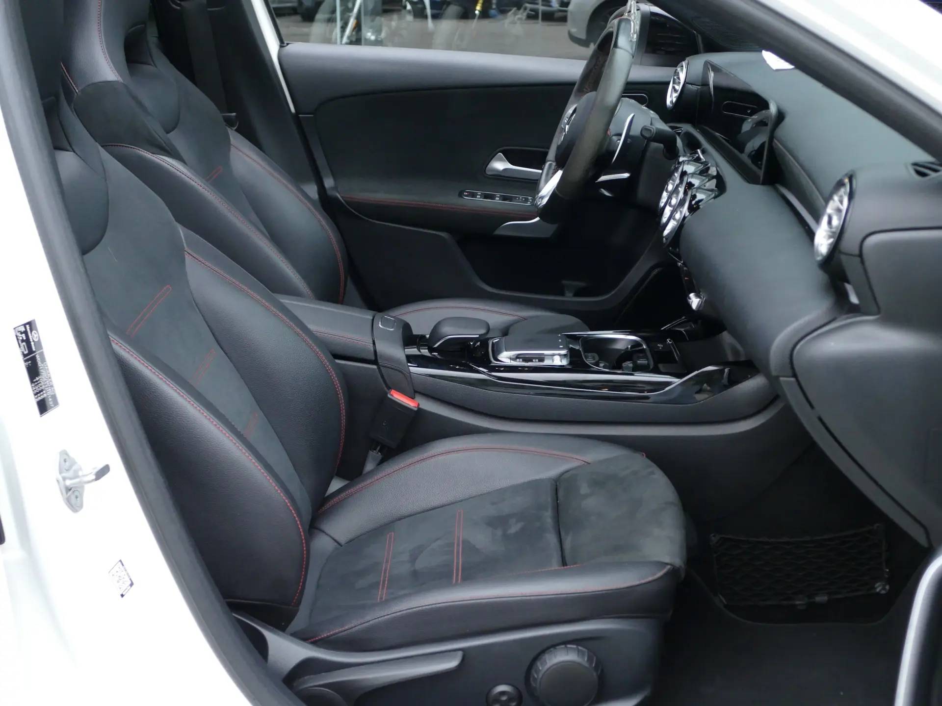 Mercedes-Benz A 35 AMG 4Matic 31