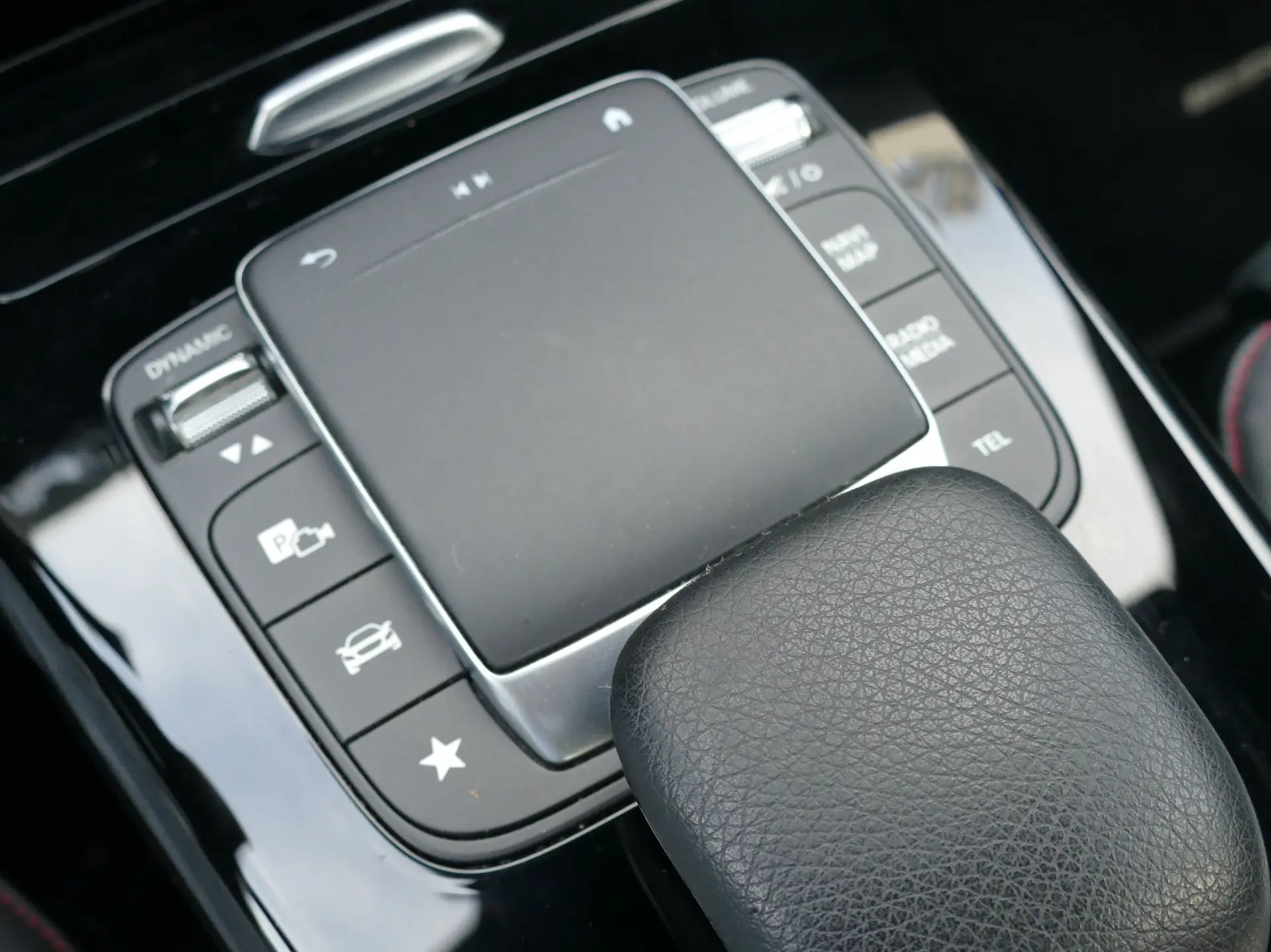 Mercedes-Benz CLA 250 e Shooting Brake AMG Line 20