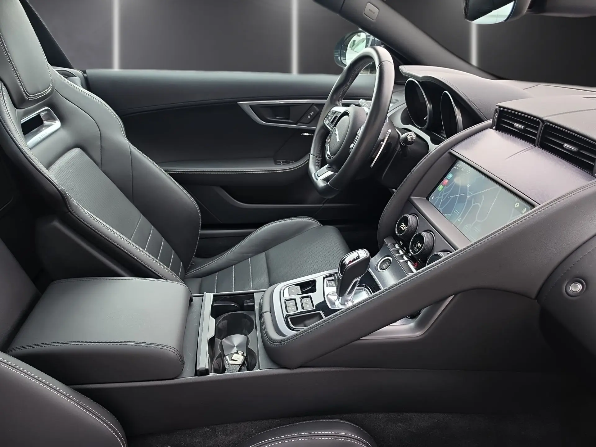 Jaguar F-Type 2.0 i4 R-Dynamic 15