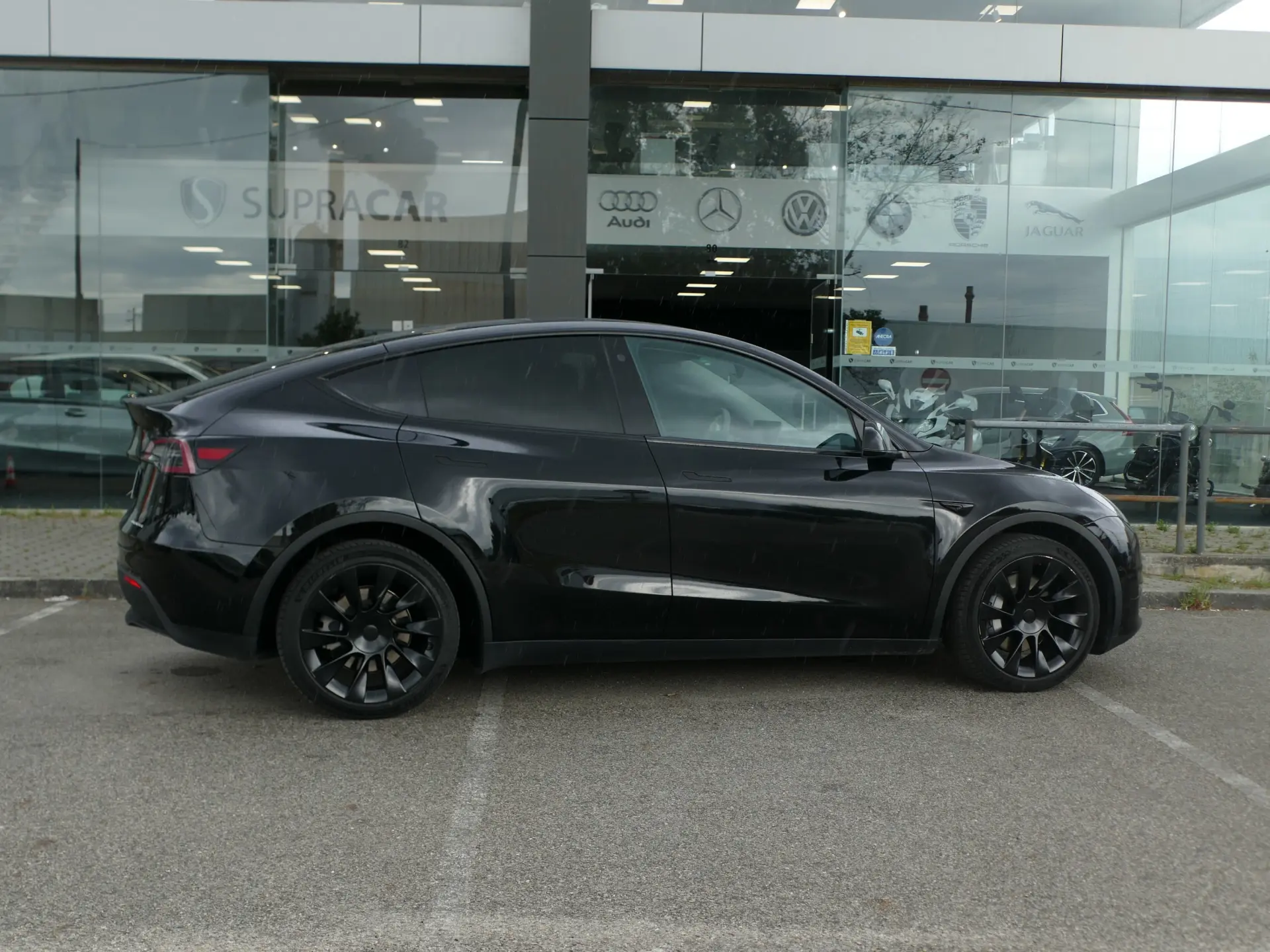 Tesla Model Y Long Range Tração Integral 17