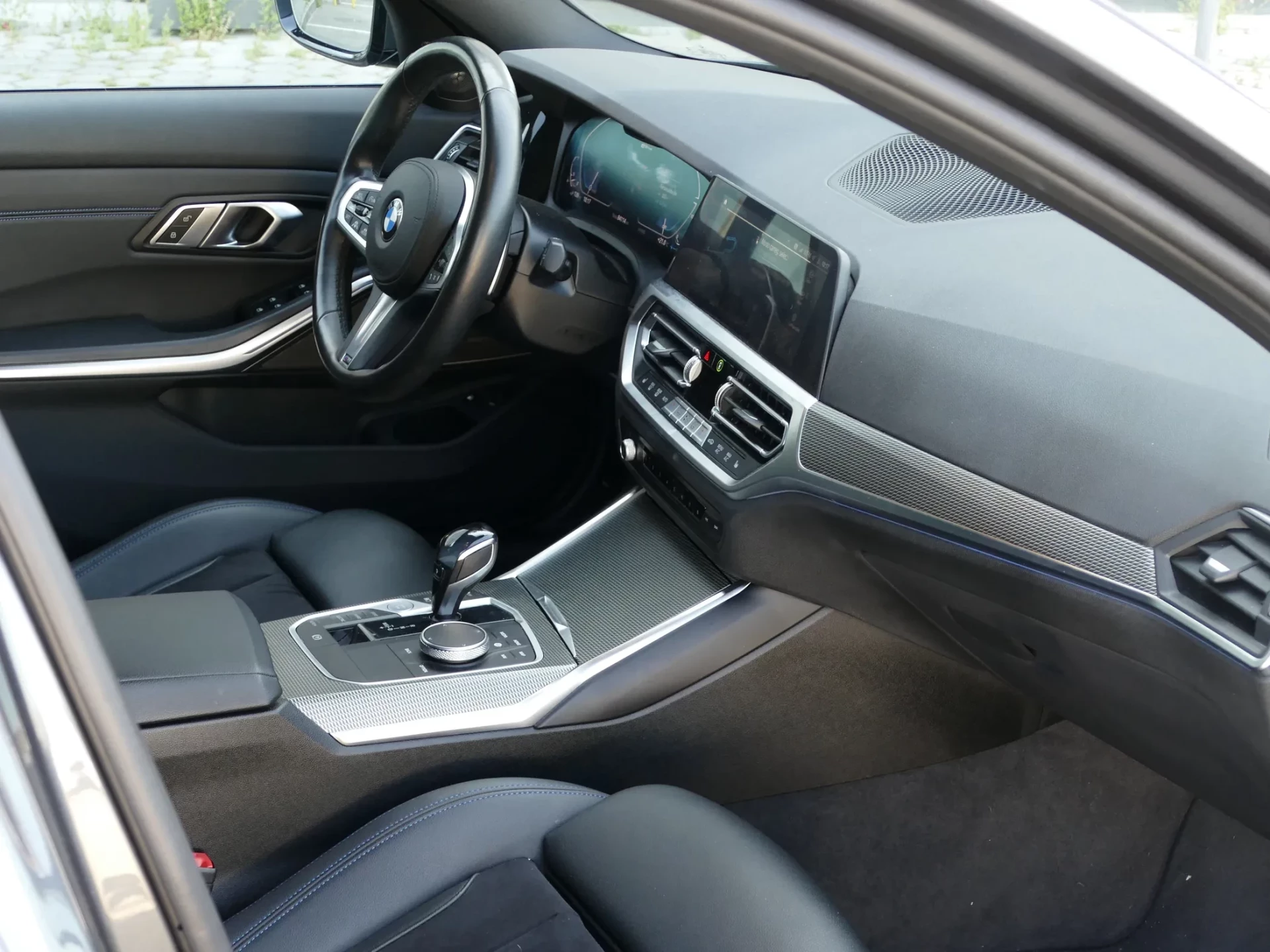 BMW 330 e Touring Pack M Auto 27