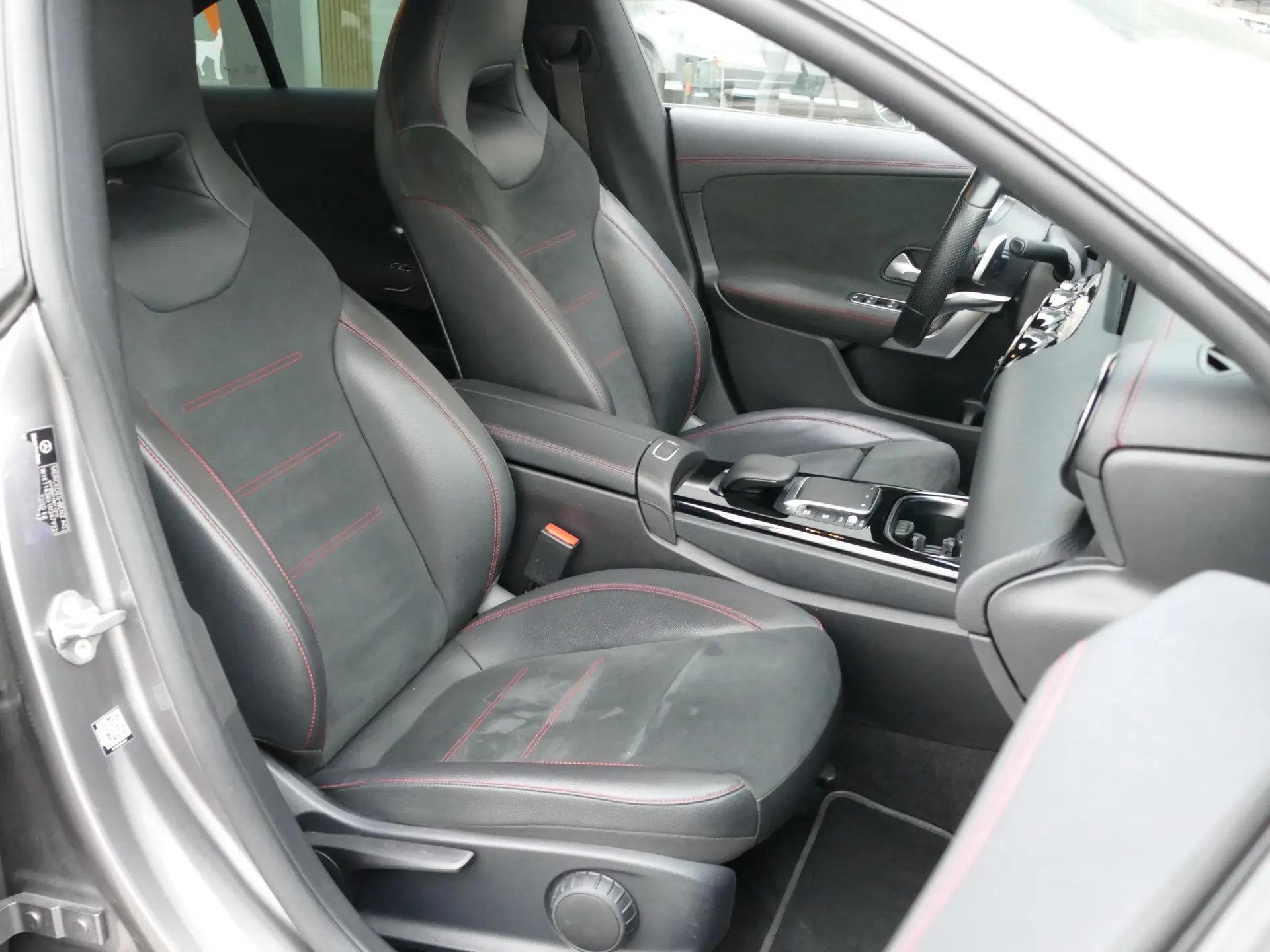 Mercedes-Benz CLA 250 e AMG Line 26