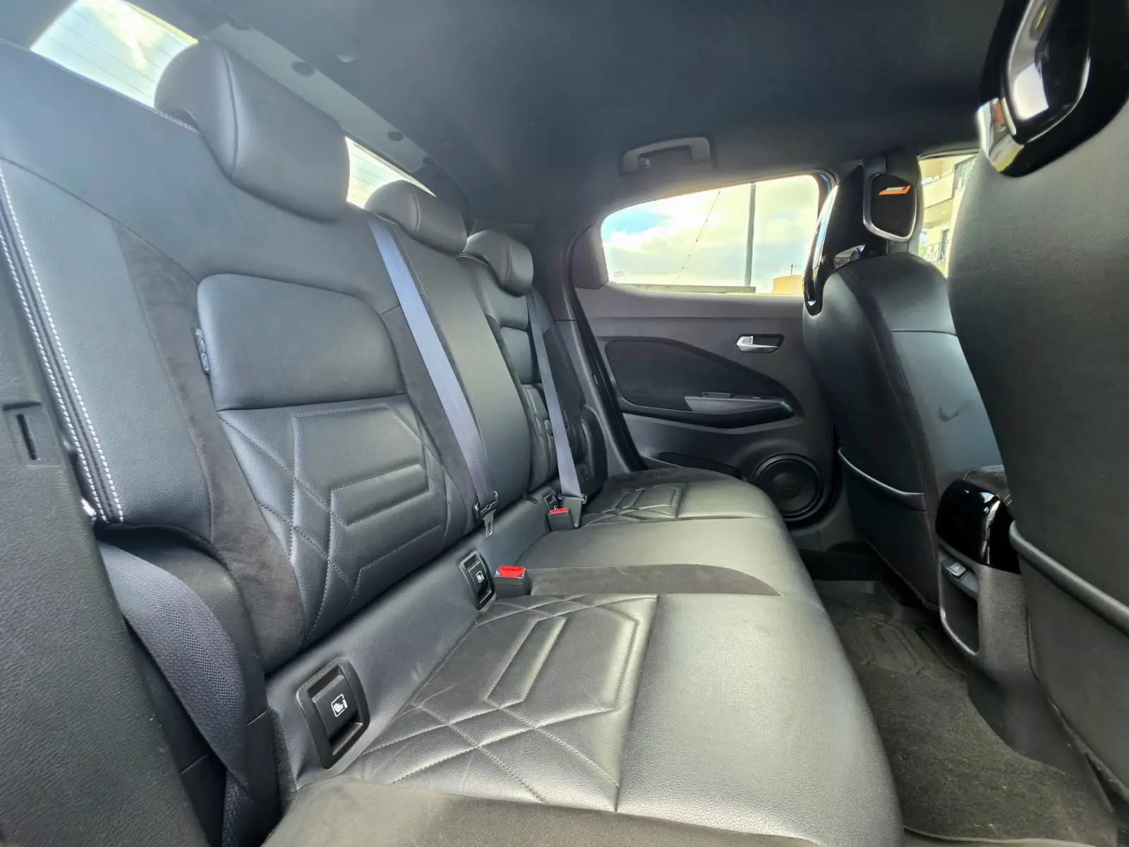 Nissan Juke 1.0 DIG-T N-Design C.Two Tone S. 16