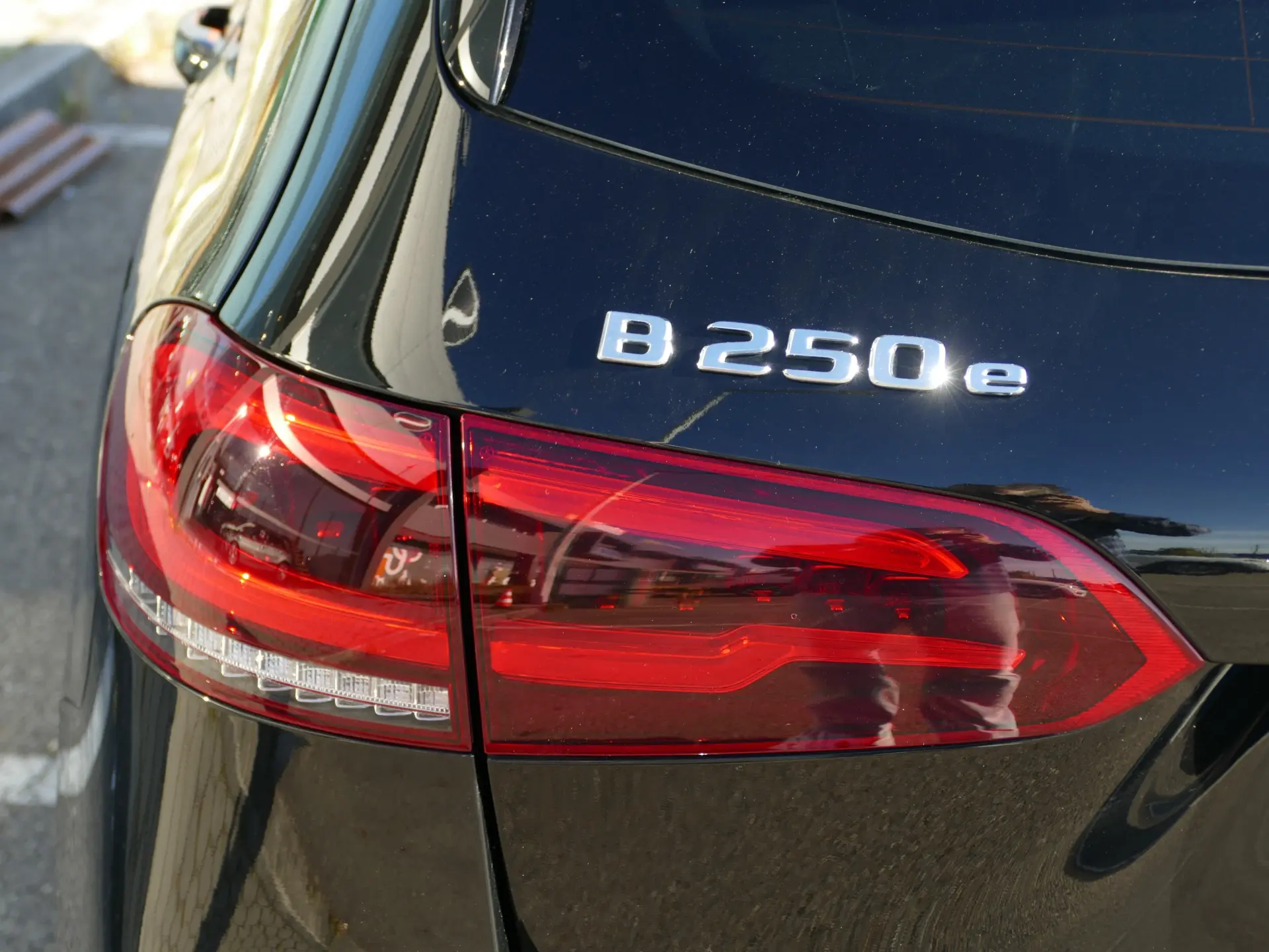 Mercedes-Benz B 250 e AMG Line 11