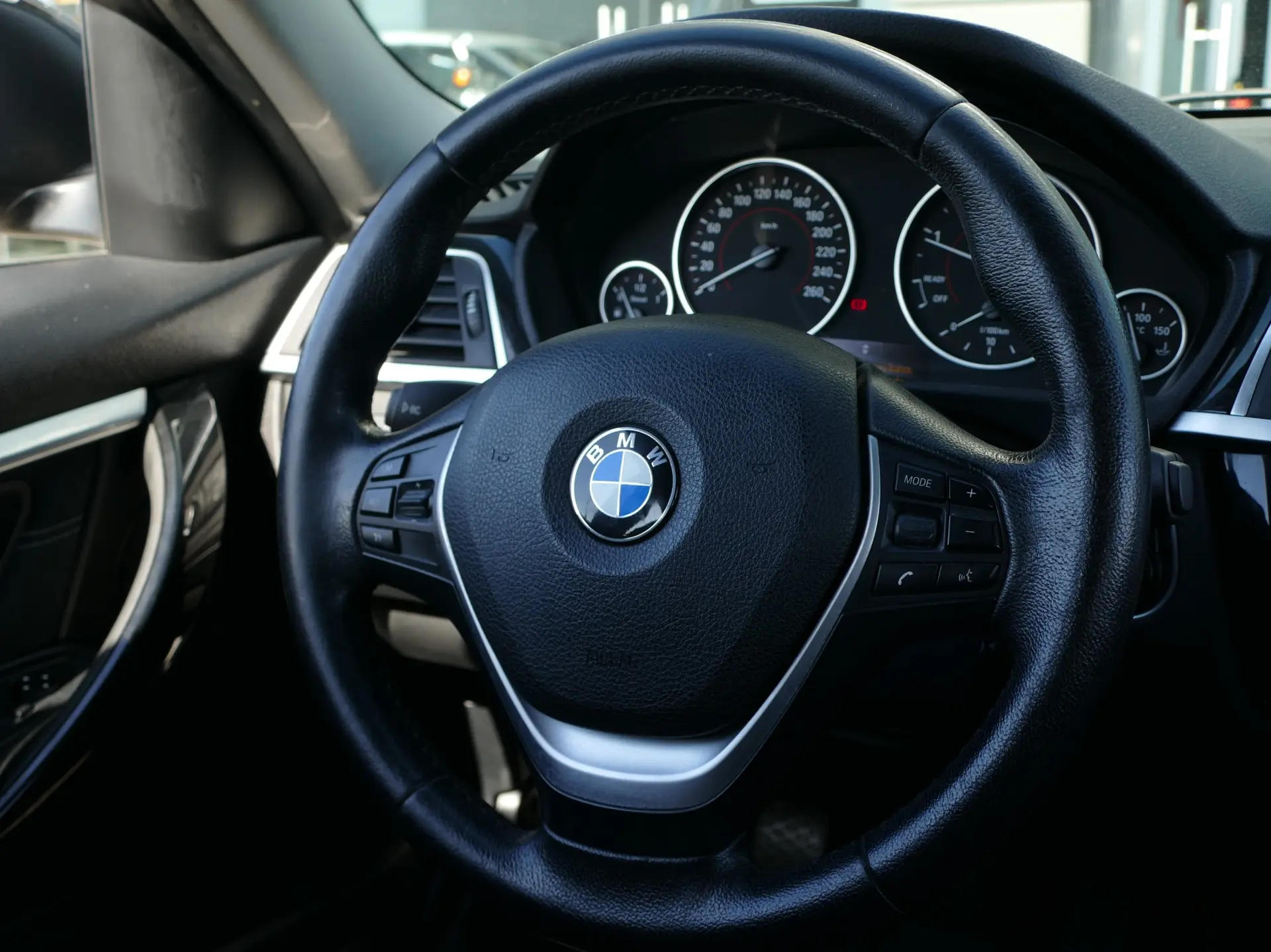 BMW 318 d Line Sport 38