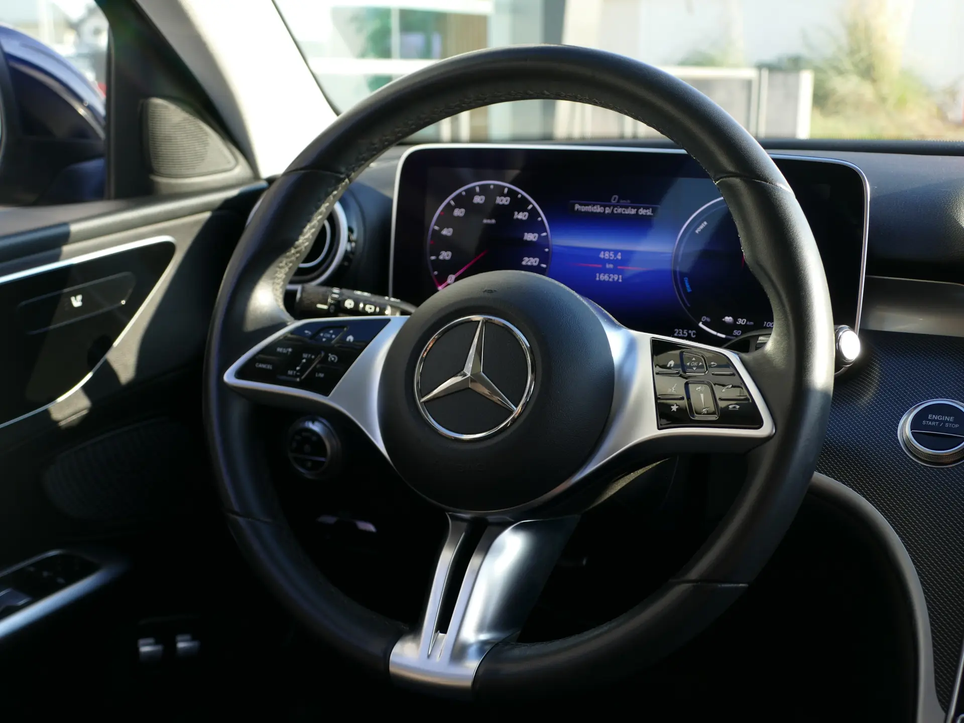 Mercedes-Benz C 300 e Avantgarde 41