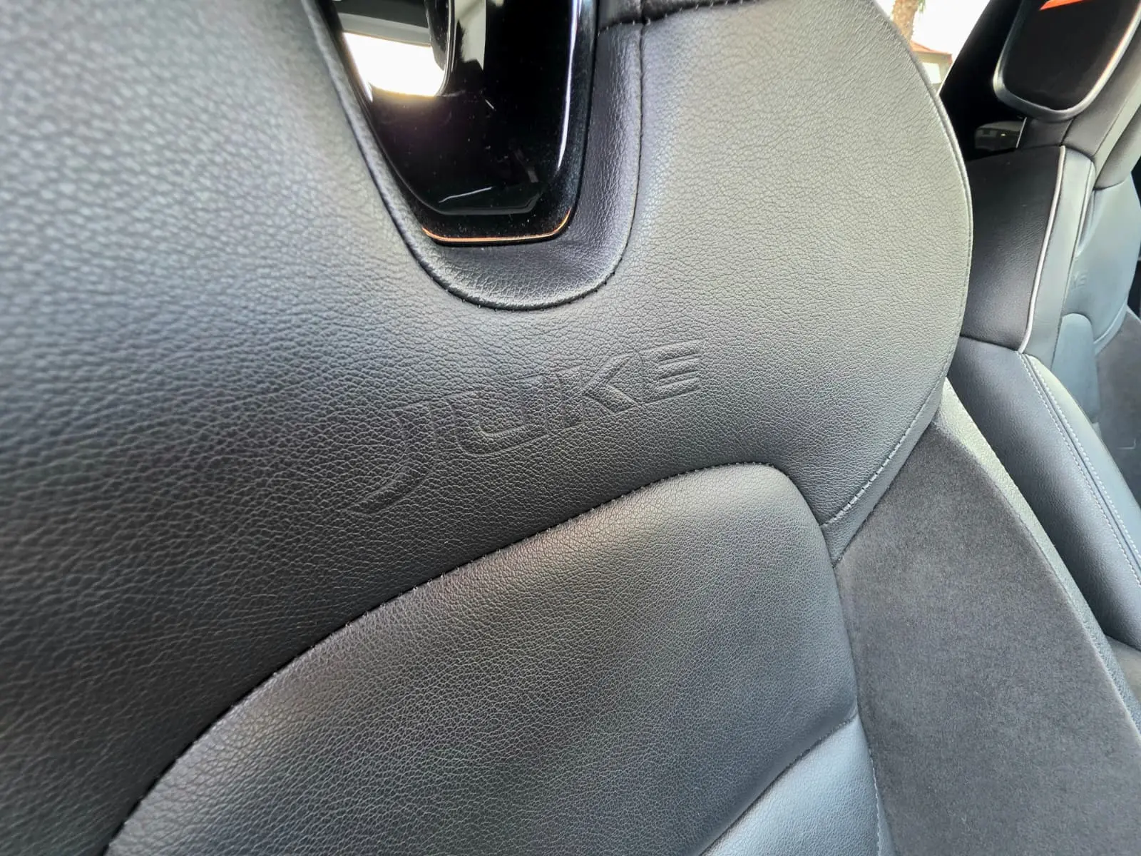 Nissan Juke 1.0 DIG-T N-Design C.Two Tone S. 18