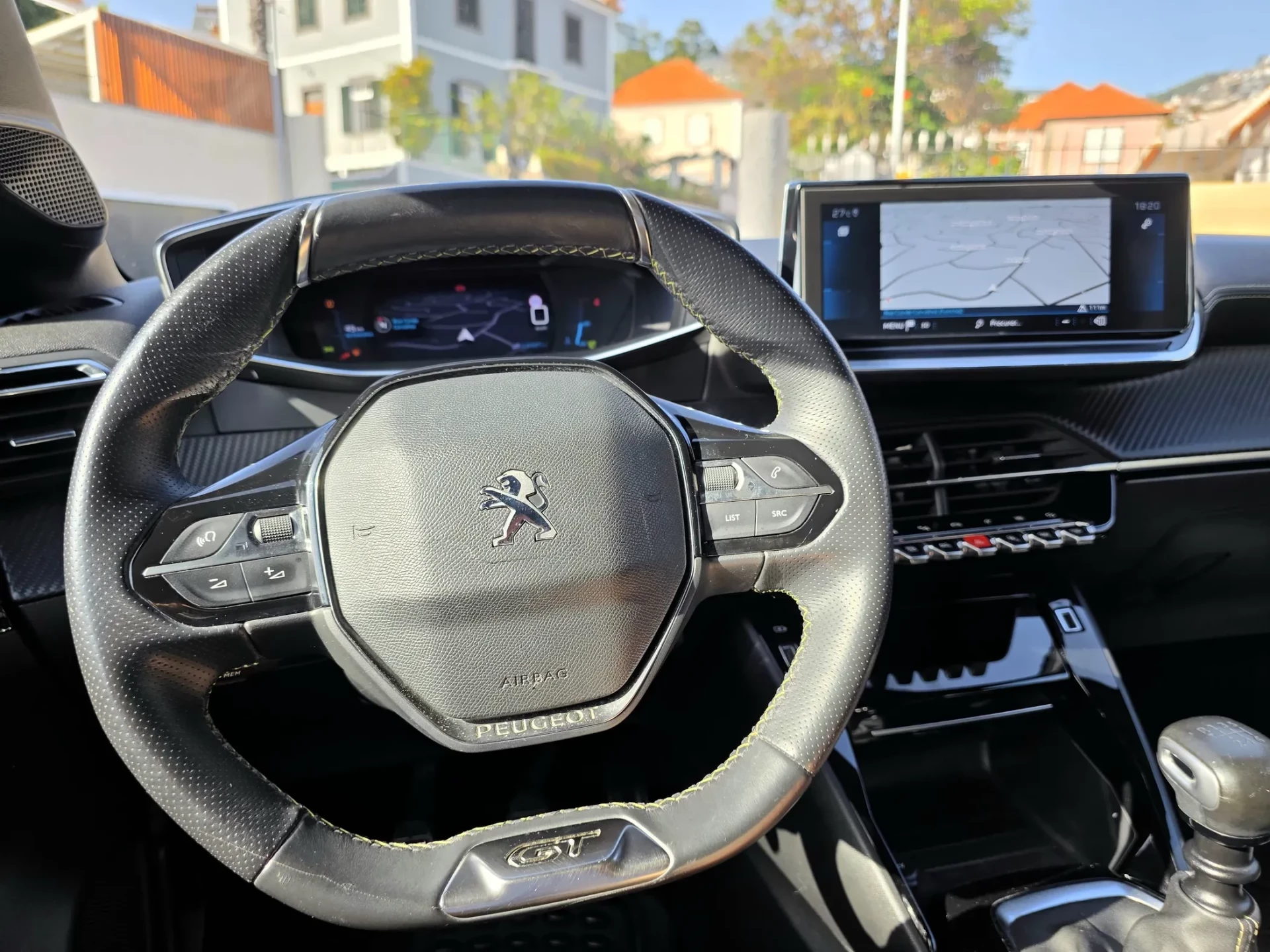 Peugeot 208 1.2 PureTech GT Line 8