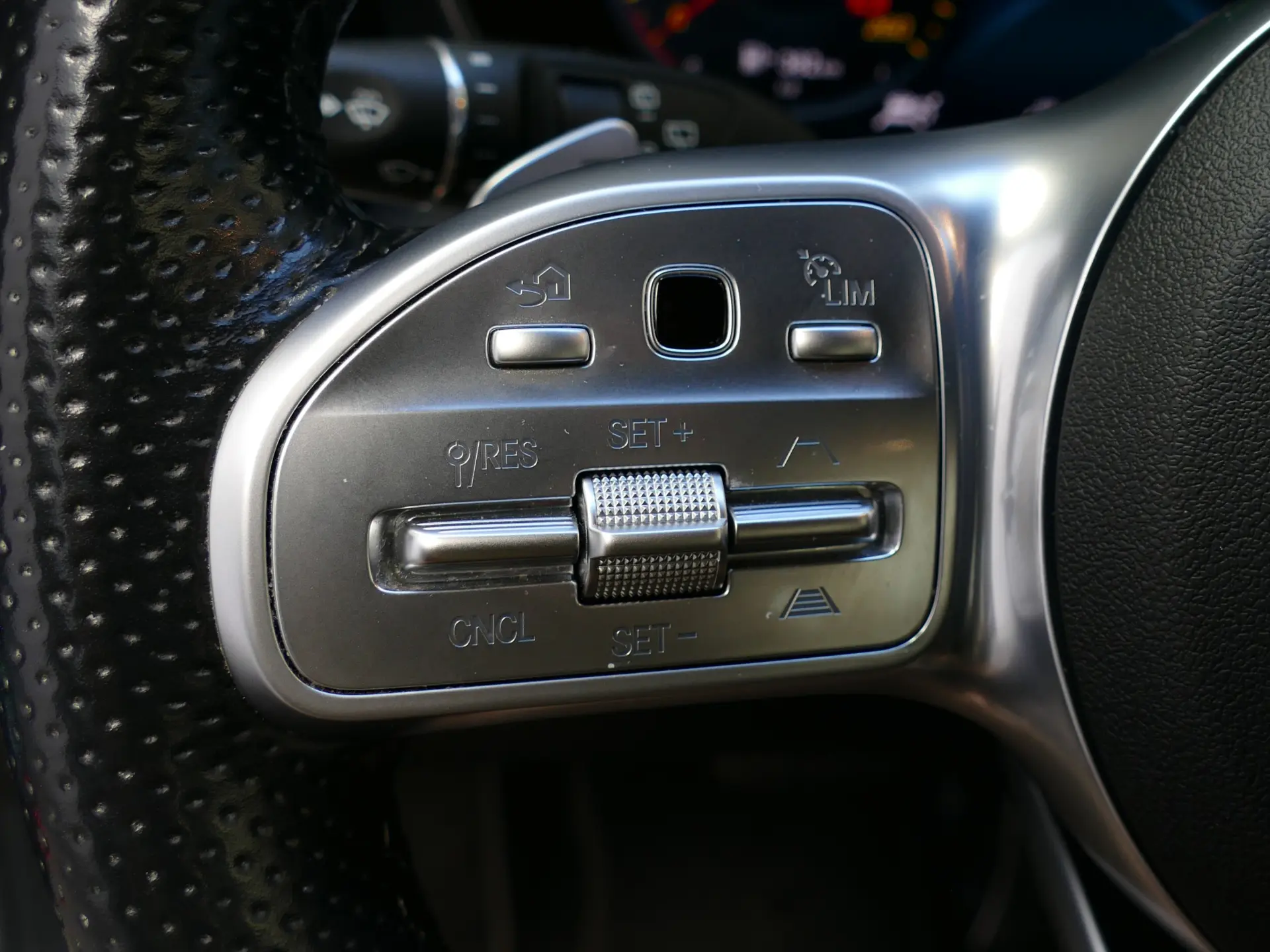 Mercedes-Benz C 300 de T 9G-TRONIC AMG Line 27